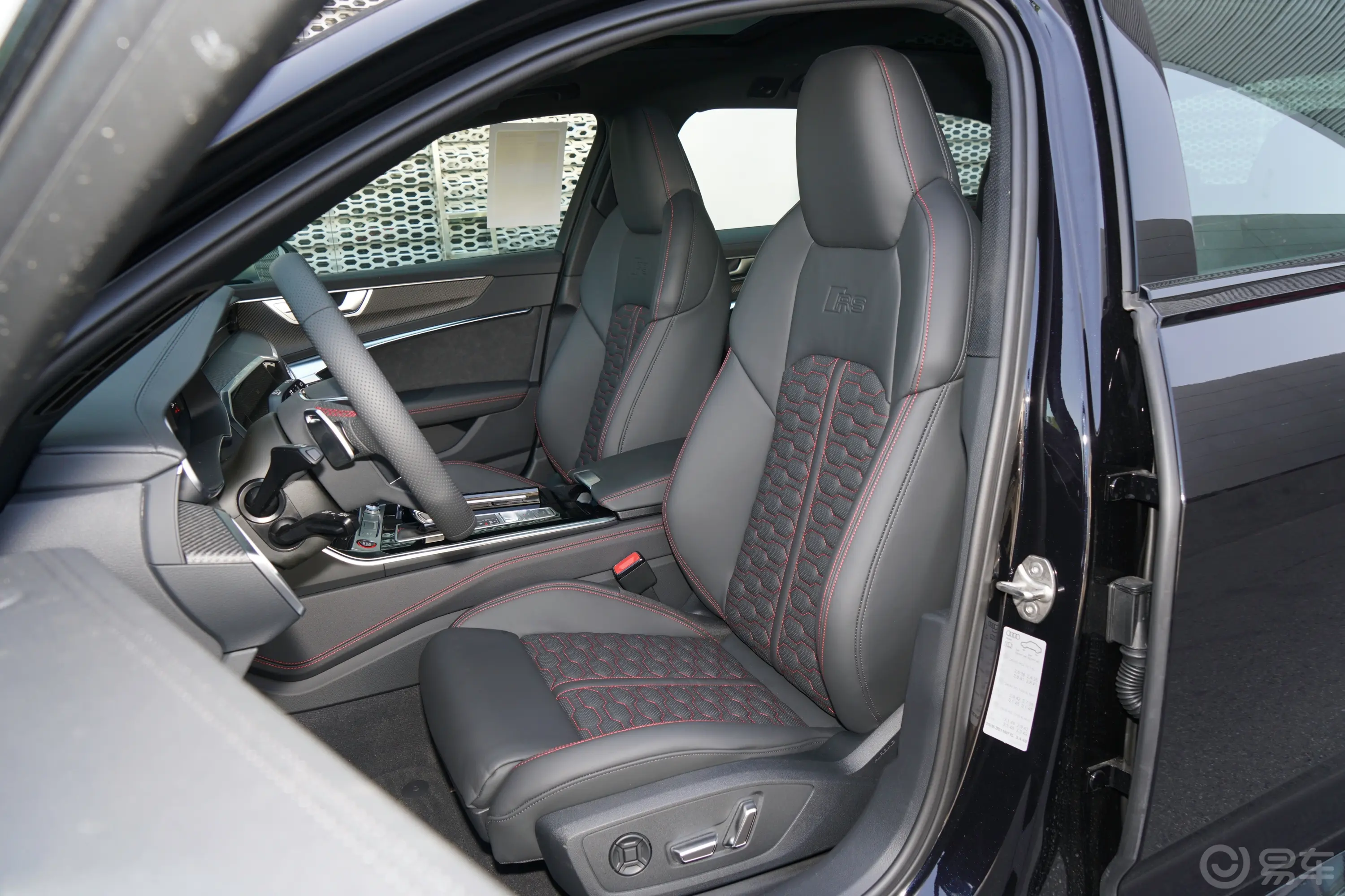 奥迪RS 64.0T Avant驾驶员座椅