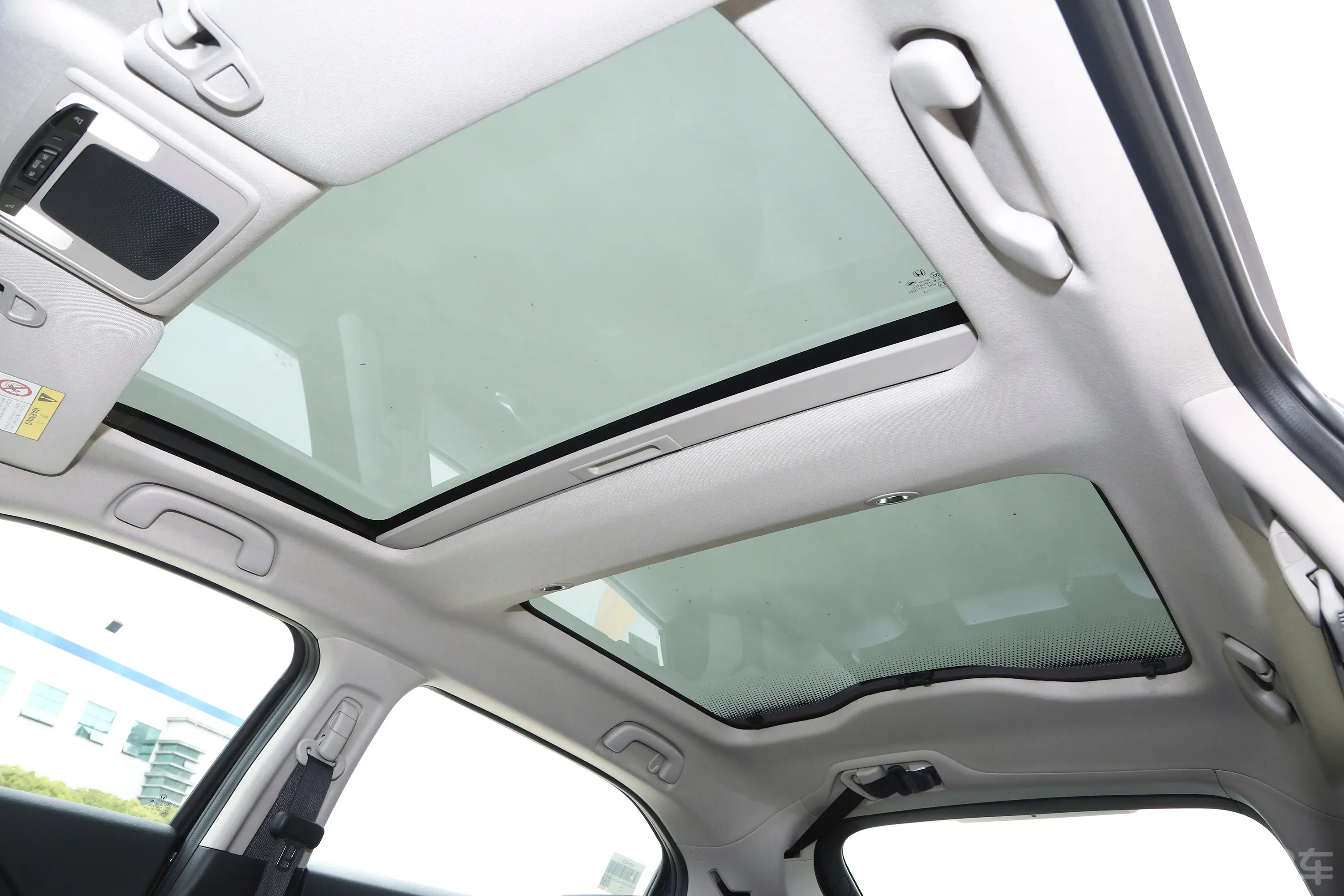 本田XR-V改款 1.5L 热潮版天窗内拍关闭