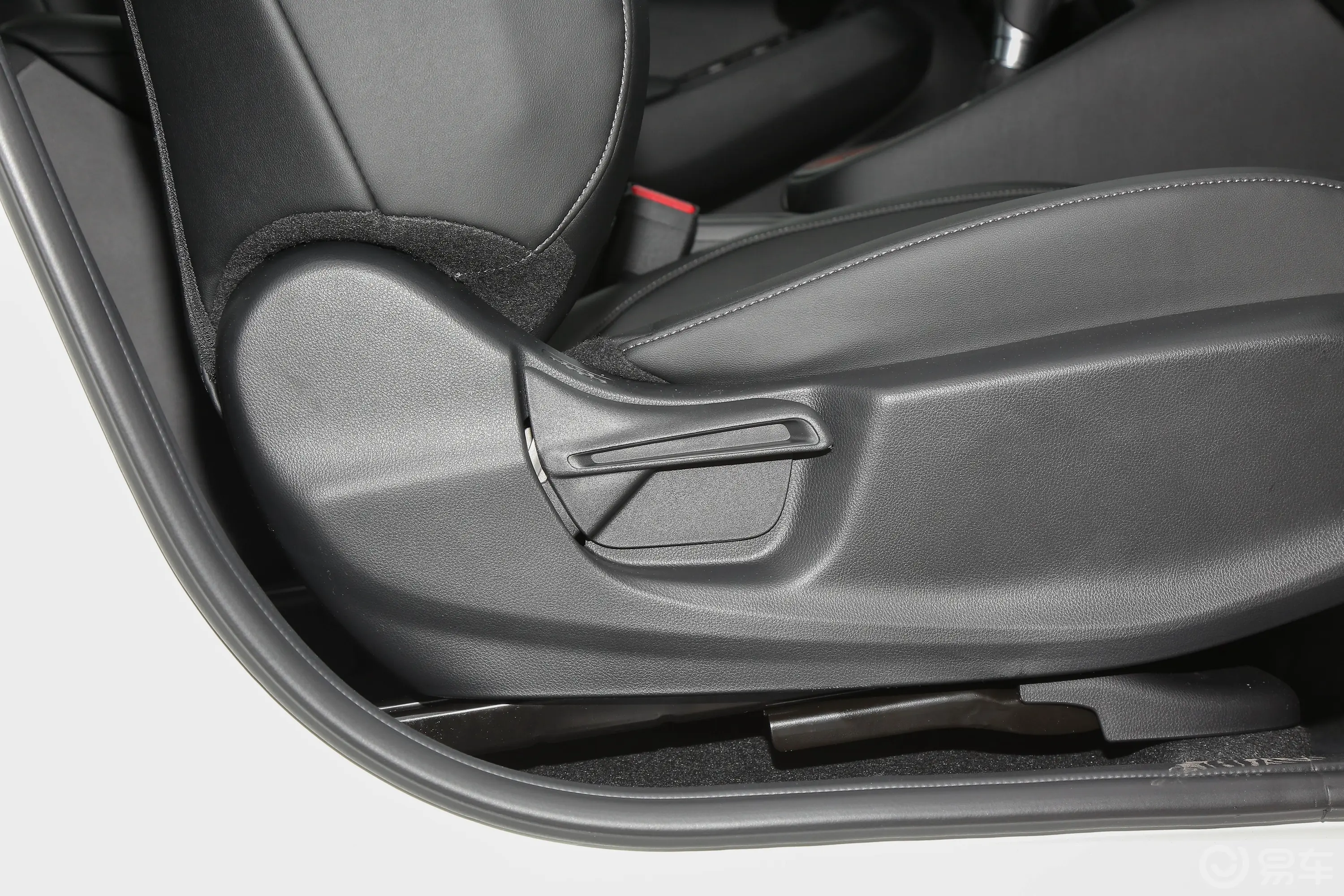本田XR-V改款 1.5L 热爱版副驾座椅调节