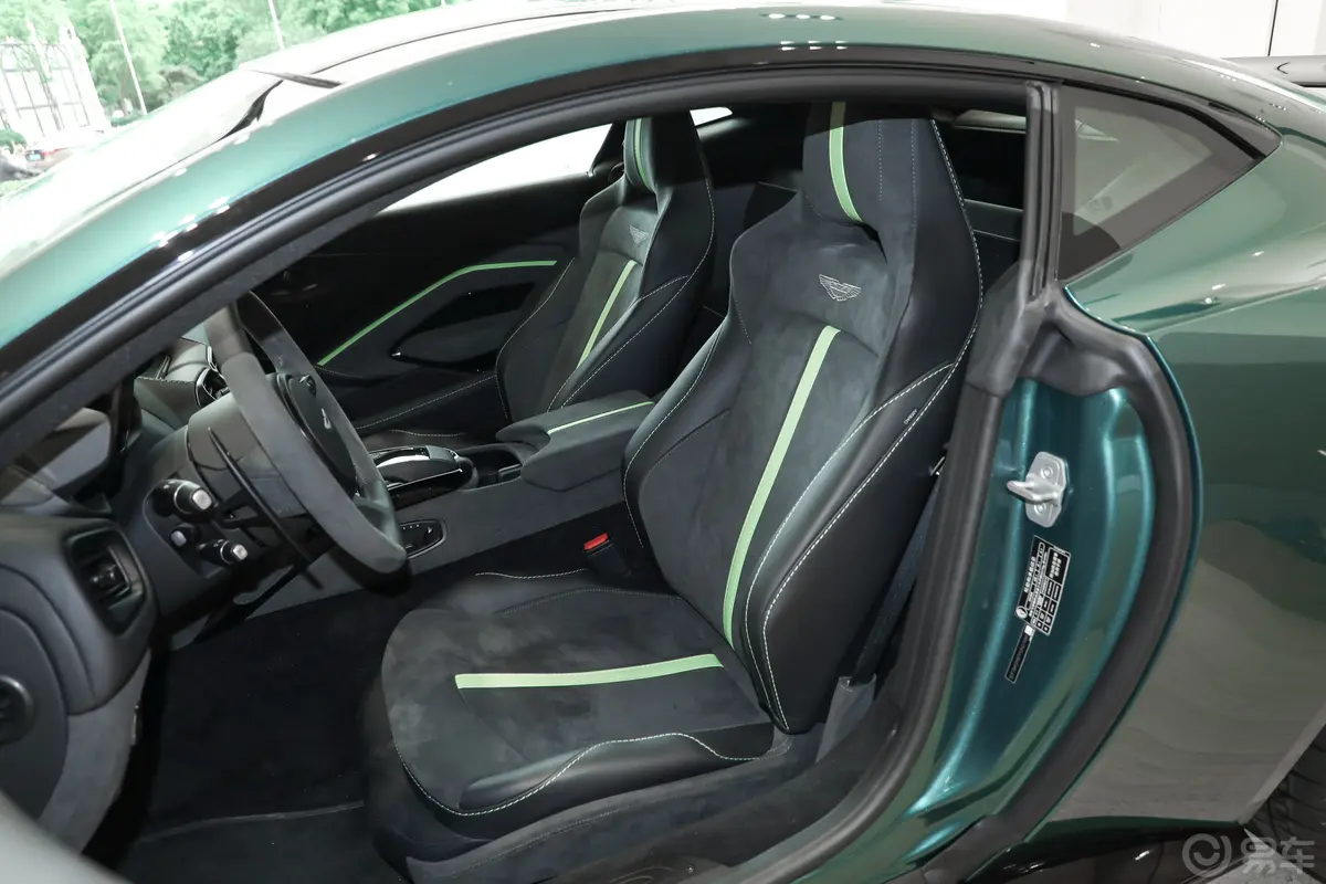 V8 VantageF1 Edition Coupe驾驶员座椅