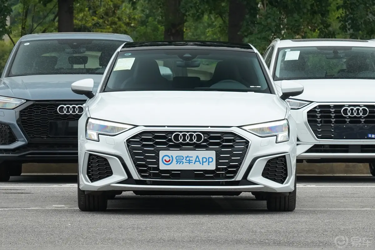 奥迪A3改款 Sportback 35 TFSI 时尚运动型正前水平