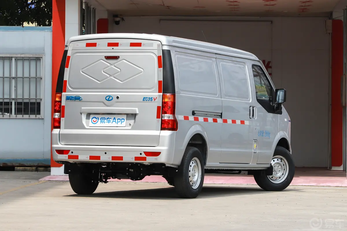 瑞驰EC35V267km 标准版侧后45度车头向右水平