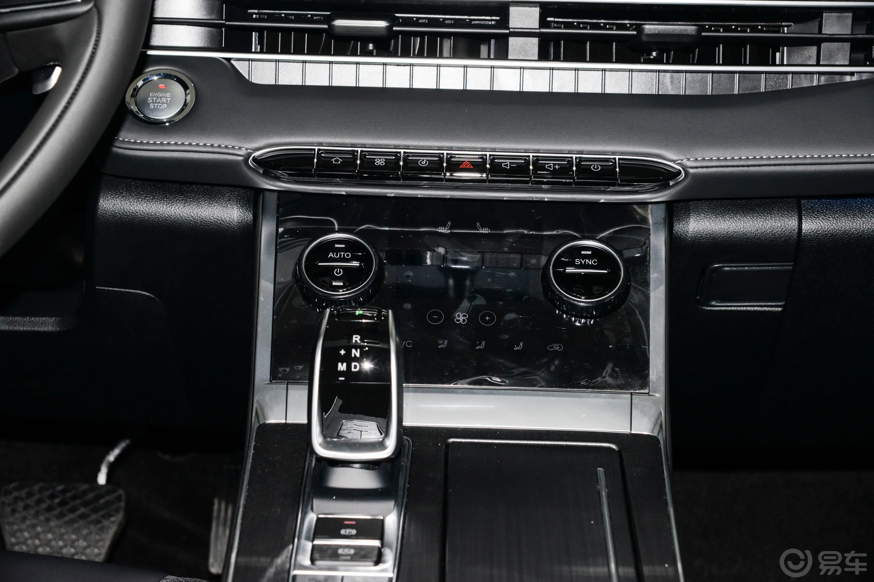 瑞虎8改款 鲲鹏版 1.6T 双离合卓越版 5座空调