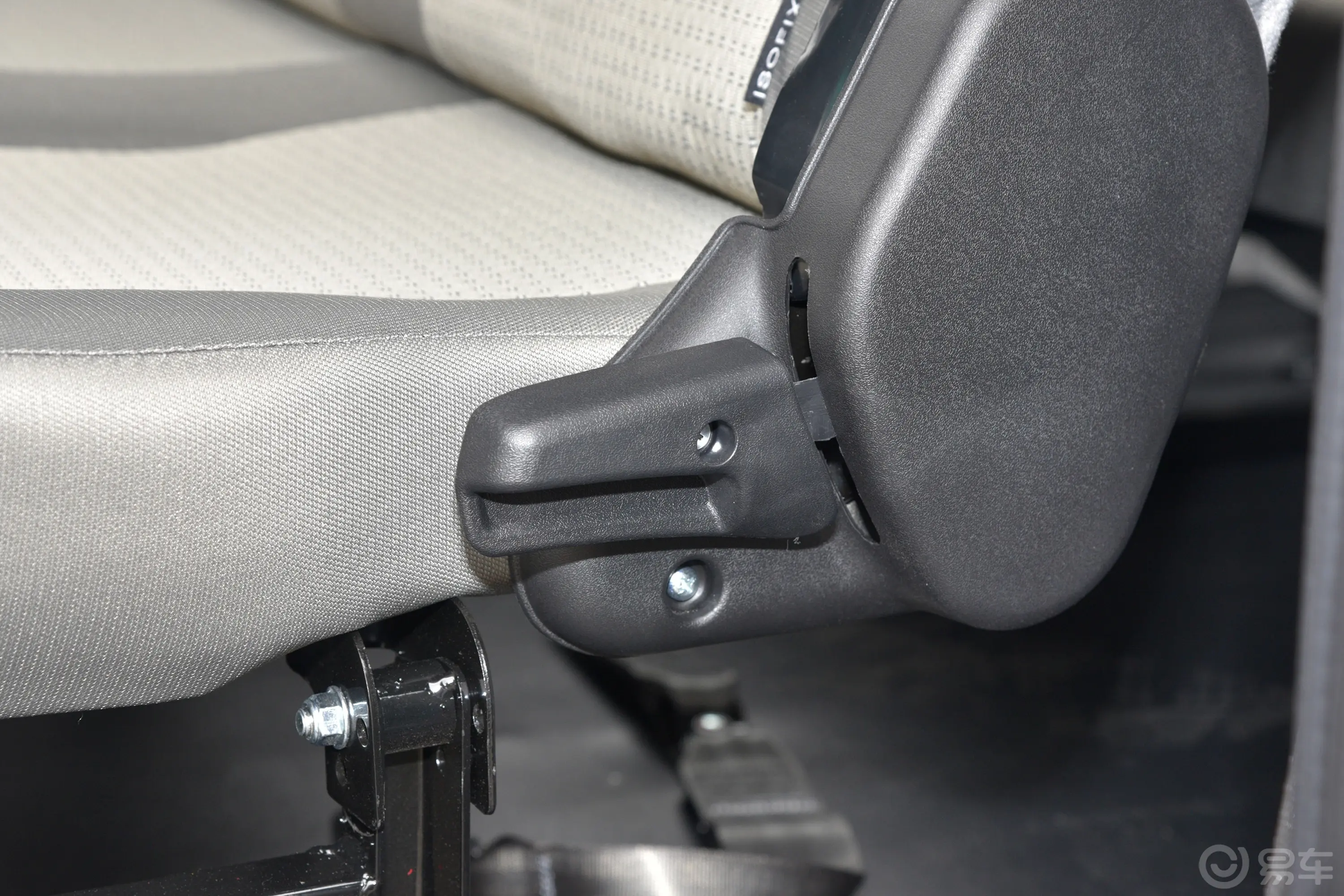 金杯小海狮X301.5L 客车商务型无空调版 5/6/7座主驾座椅调节