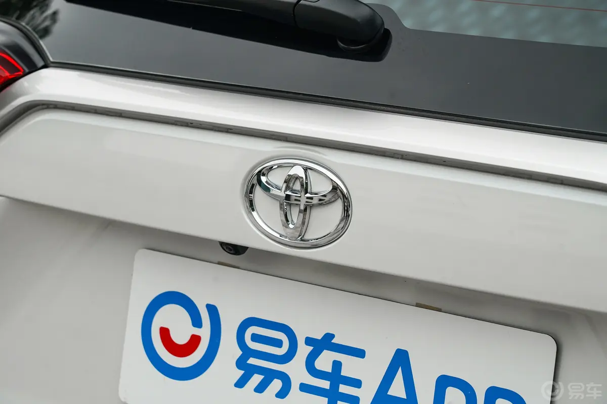 RAV4荣放2.0L 四驱探险旗舰版外观细节