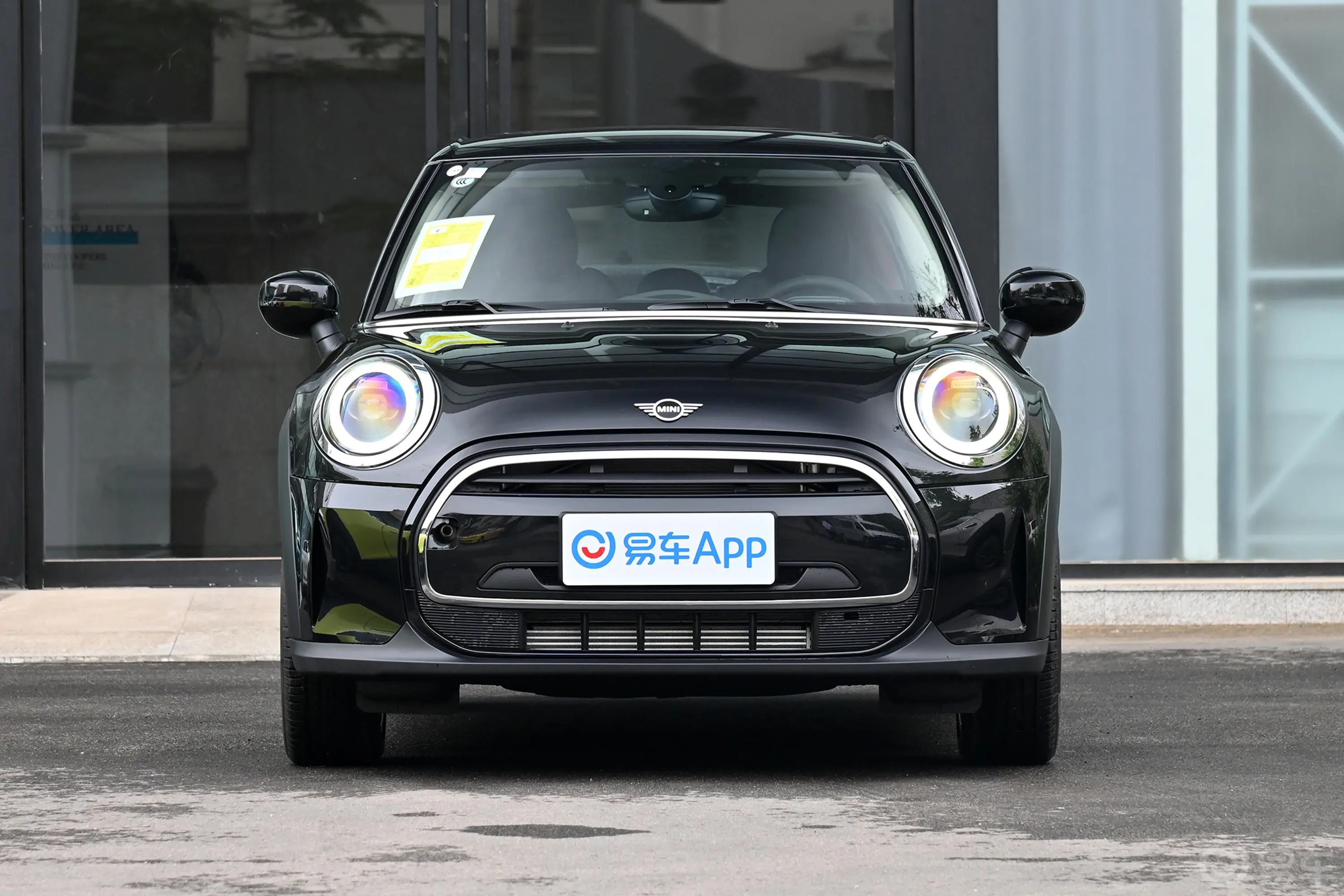 MINI改款 1.5T COOPER 艺术家正前水平