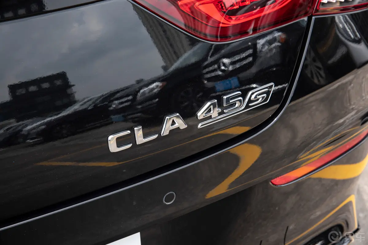 奔驰CLA级 AMGAMG CLA 45 S 4MATIC＋ 55周年纪念版外观细节