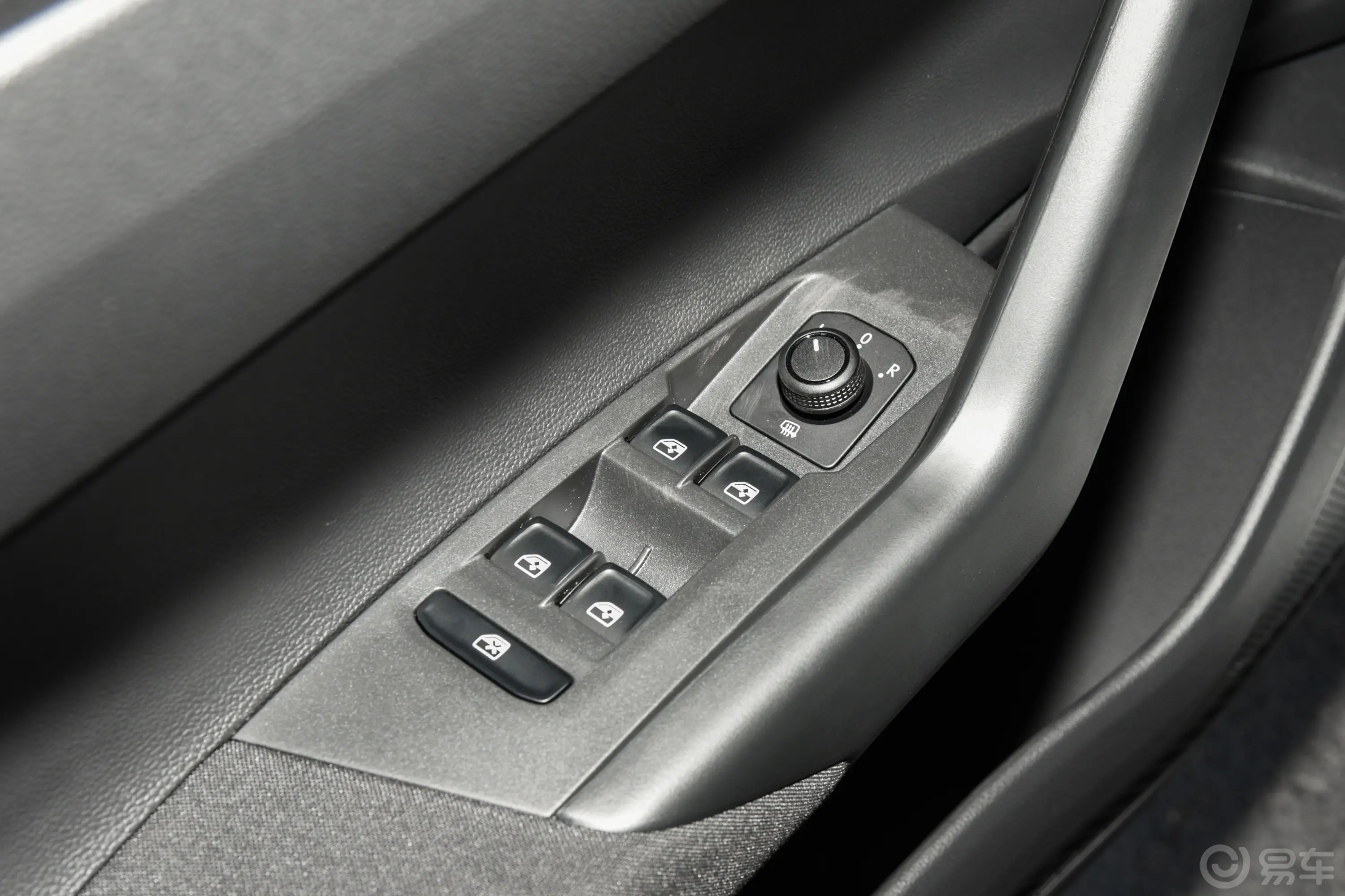 Polo改款 Plus 1.5L 自动全景乐享版车窗调节整体
