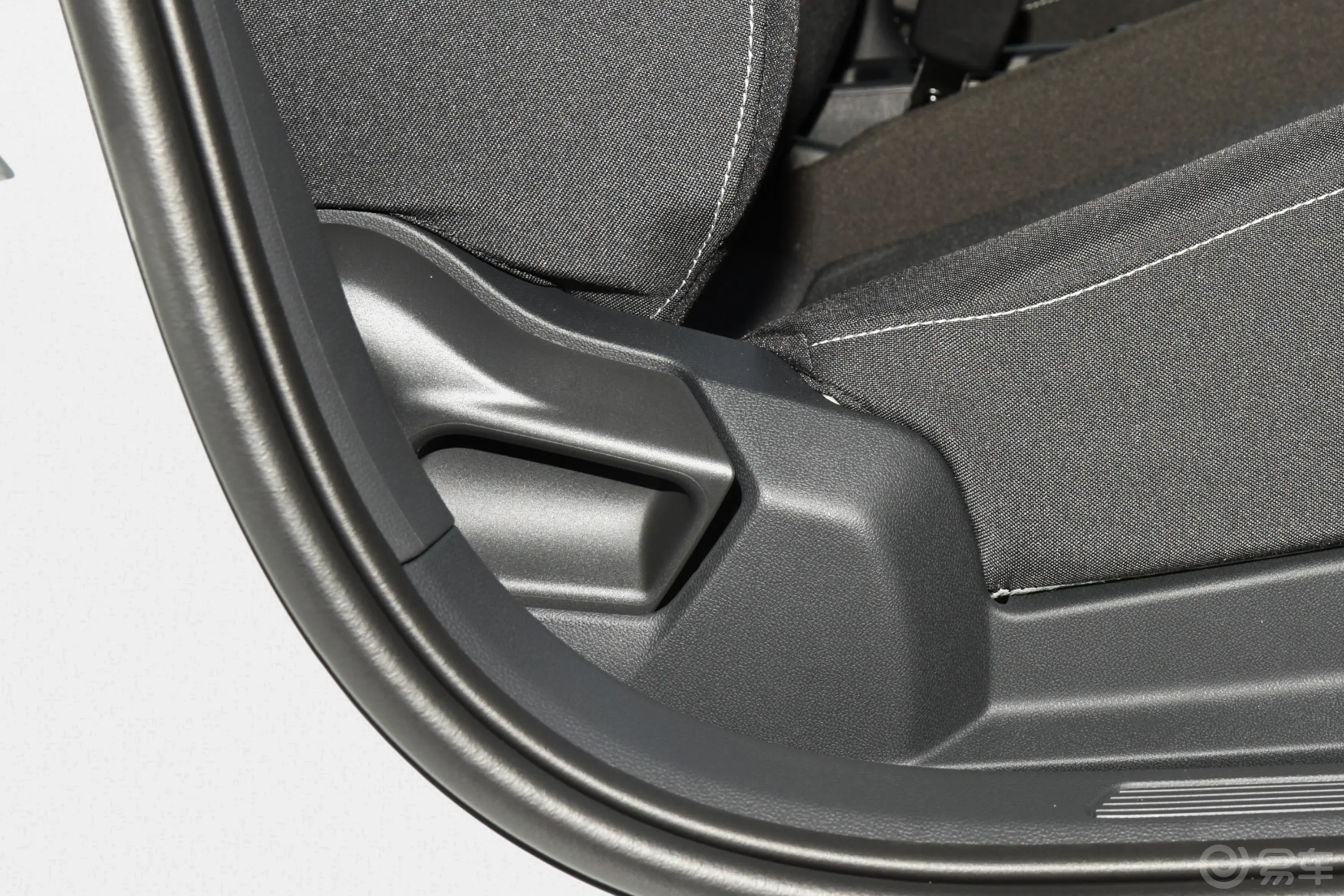 Polo改款 Plus 1.5L 自动全景乐享版副驾座椅调节