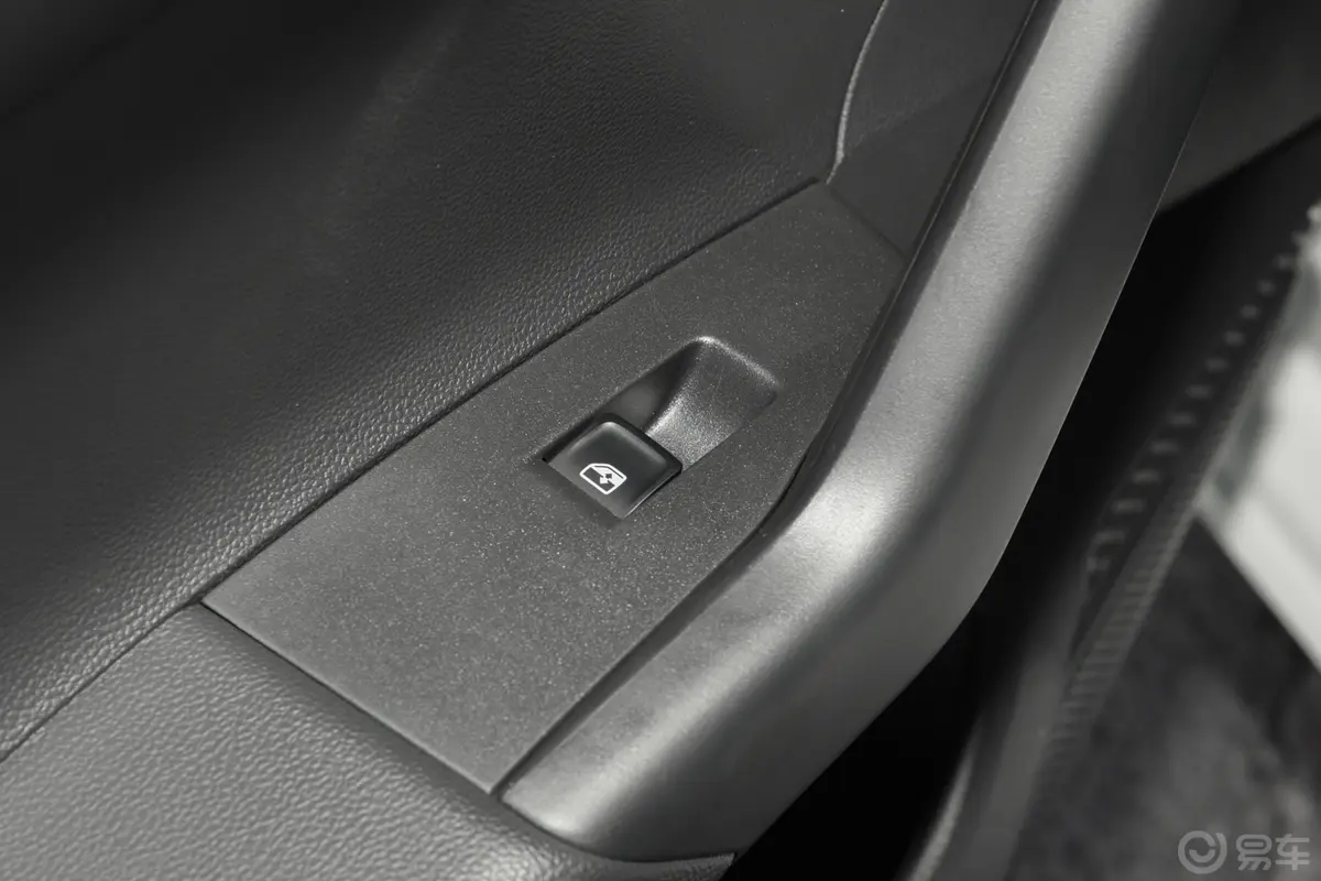 Polo改款 Plus 1.5L 自动全景乐享版后车窗调节