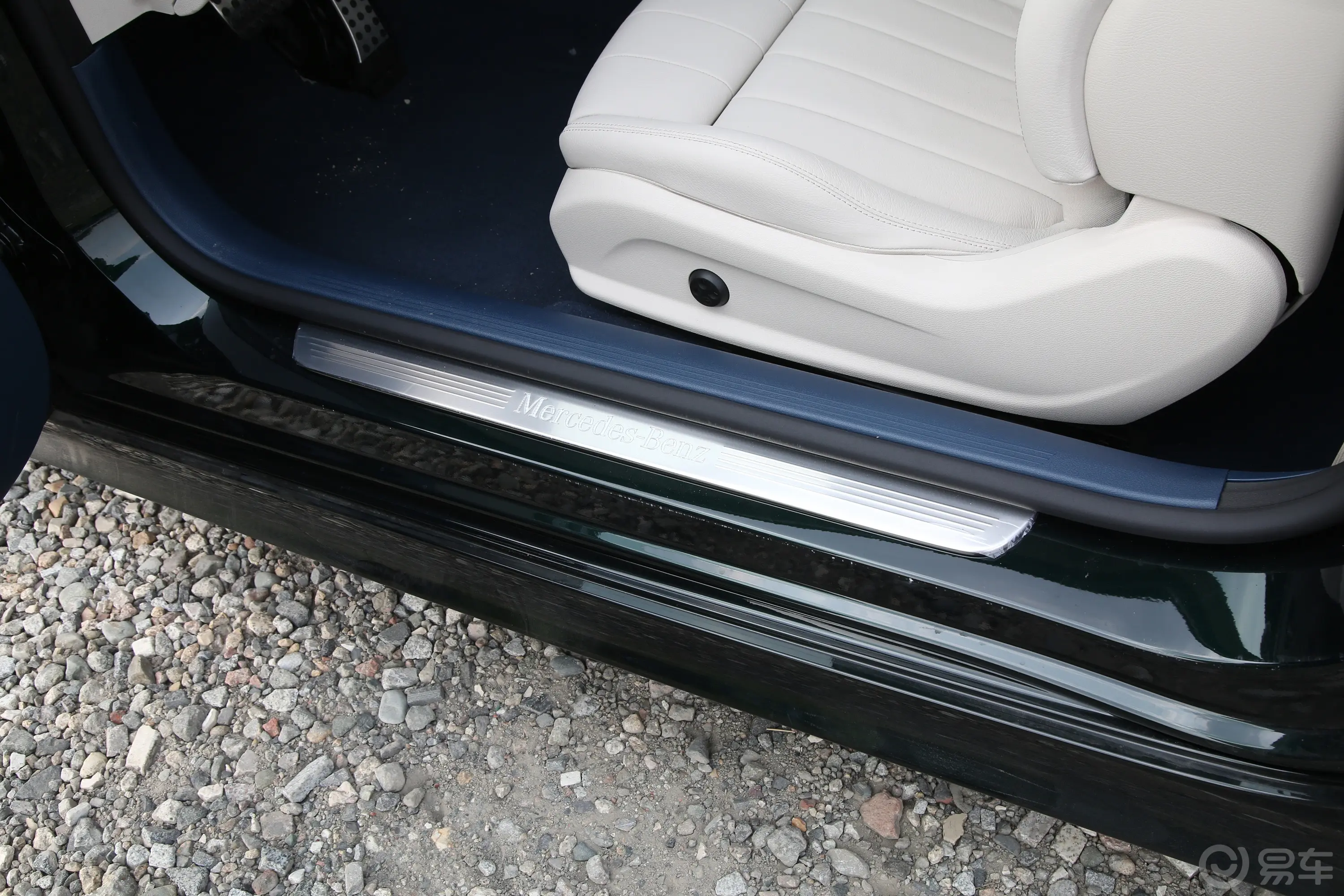 奔驰E级(进口)改款 E 260 4MATIC 敞篷轿跑车前排迎宾踏板
