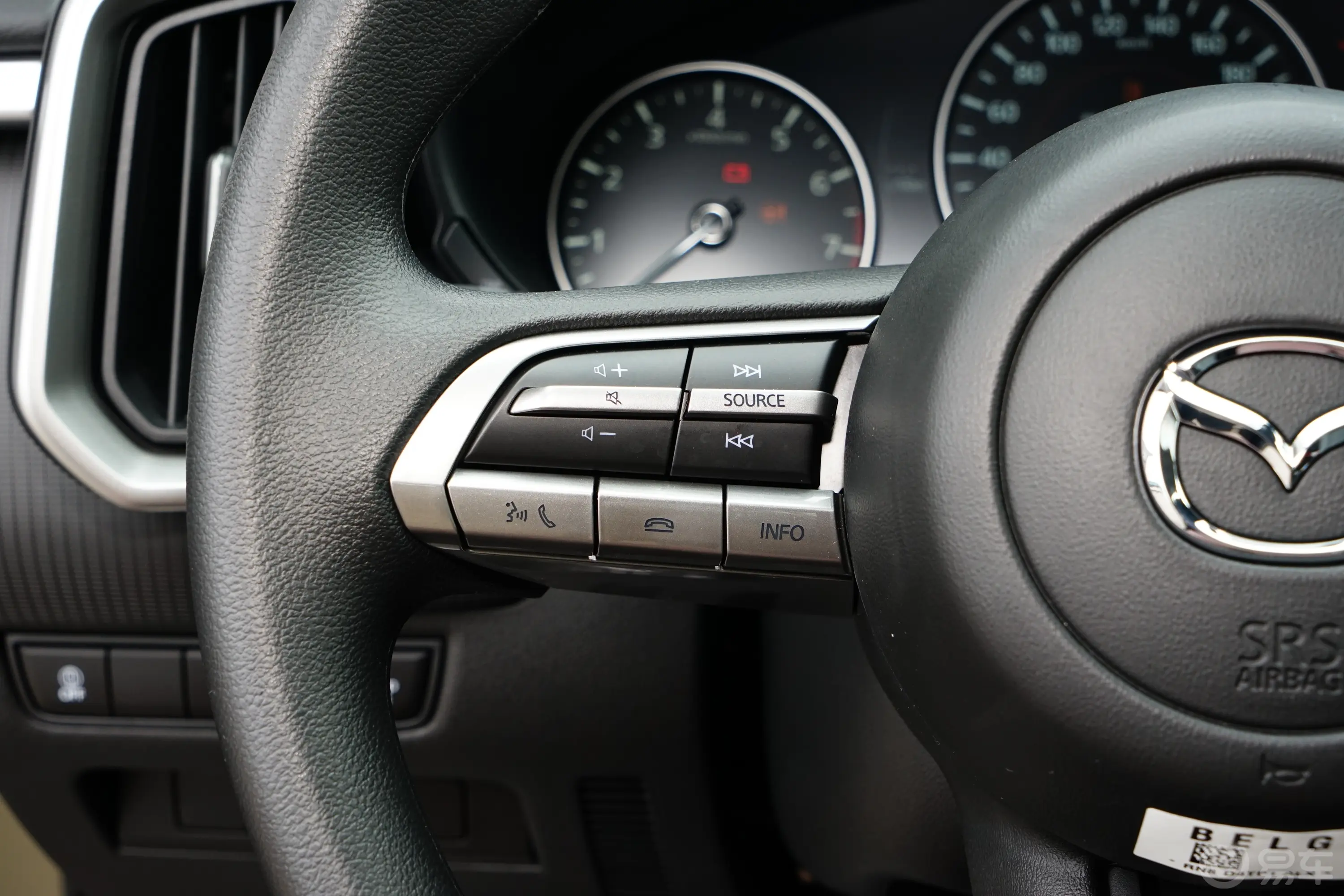 马自达CX-50 行也2.5L 悦行版左侧方向盘功能按键