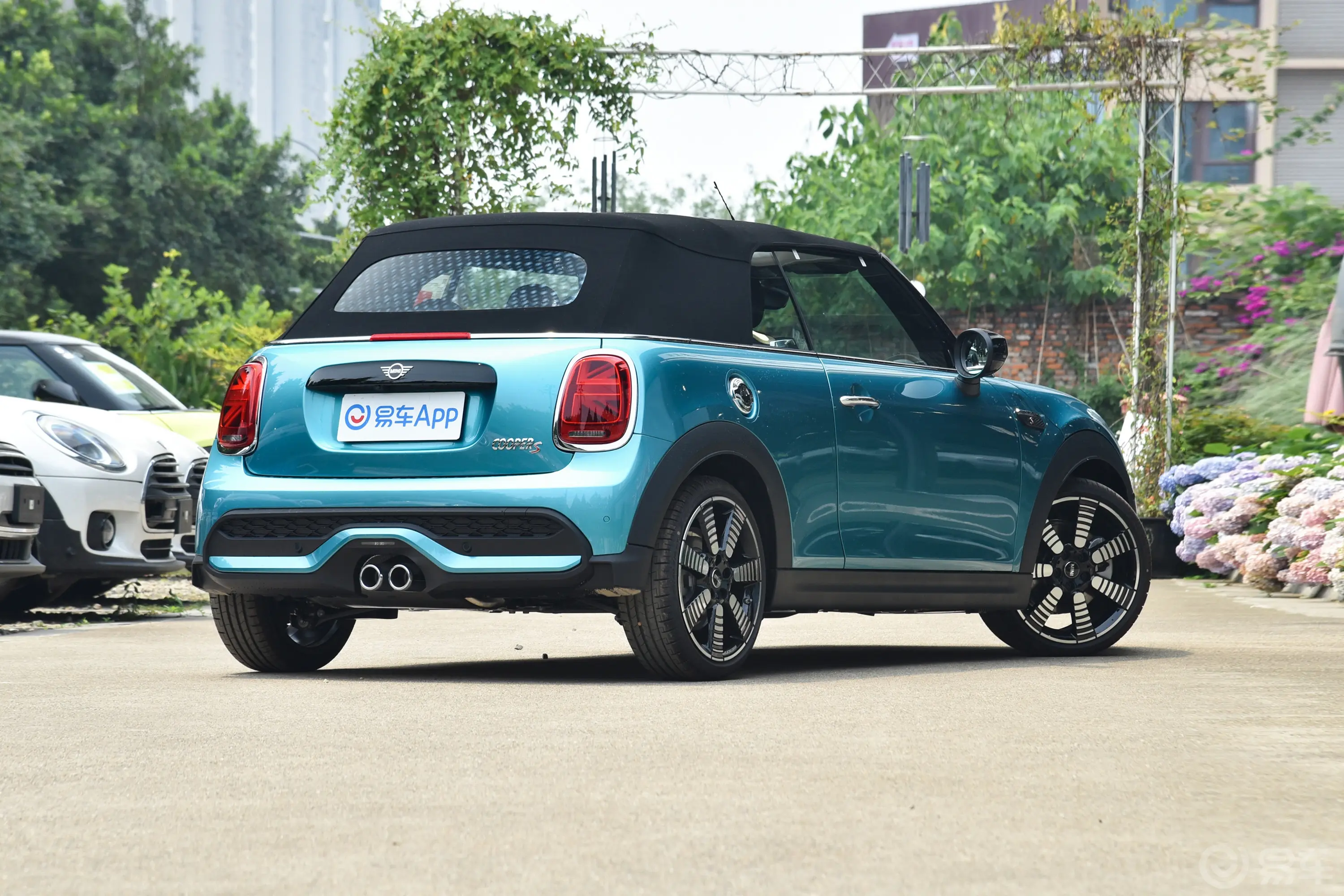 MINI CABRIO2.0T COOPER S CABRIO 海岸线纪念版侧后45度车头向右水平