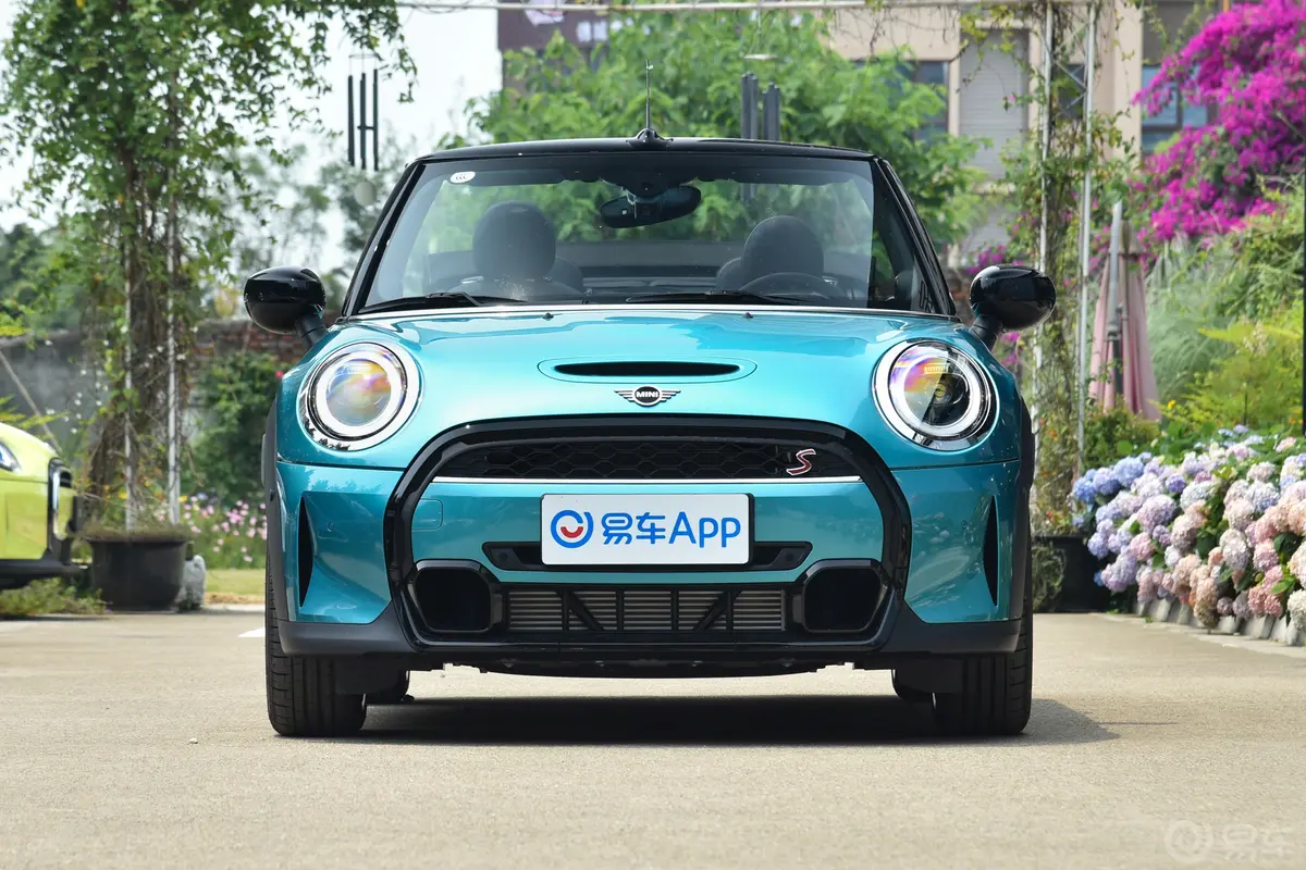 MINI CABRIO2.0T COOPER S CABRIO 海岸线纪念版敞篷状态