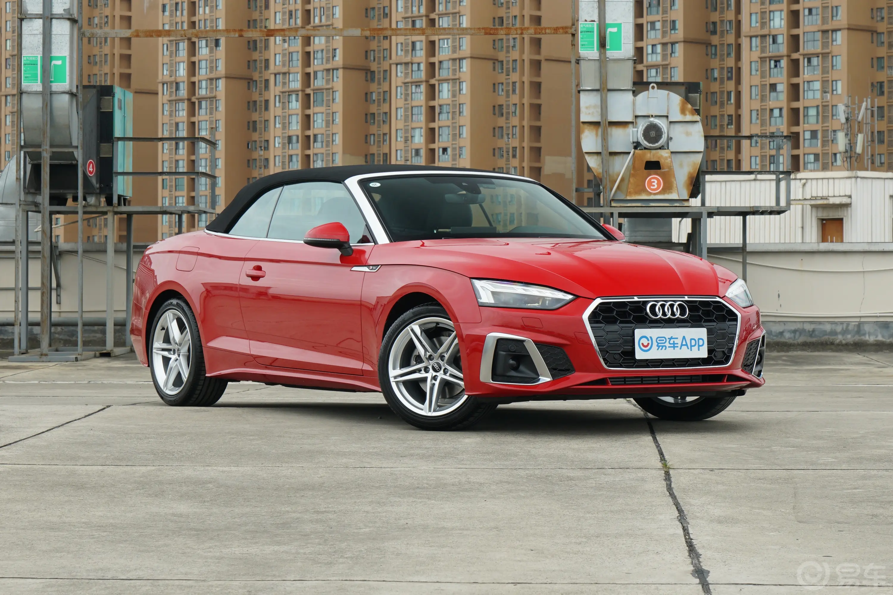 奥迪A5Cabriolet 40 TFSI 时尚动感型侧前45度车头向右水平