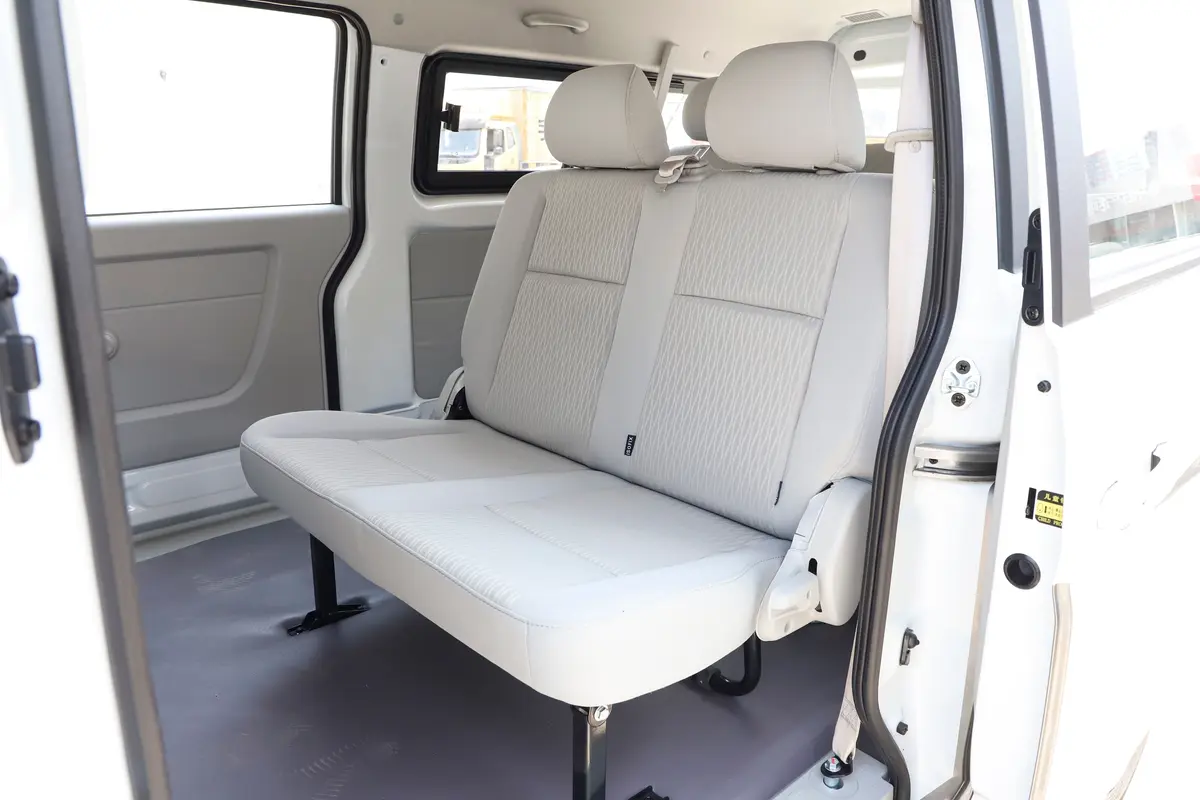 新海狮S1.5L 客车财富中央空调版 5/6/7座后排座椅