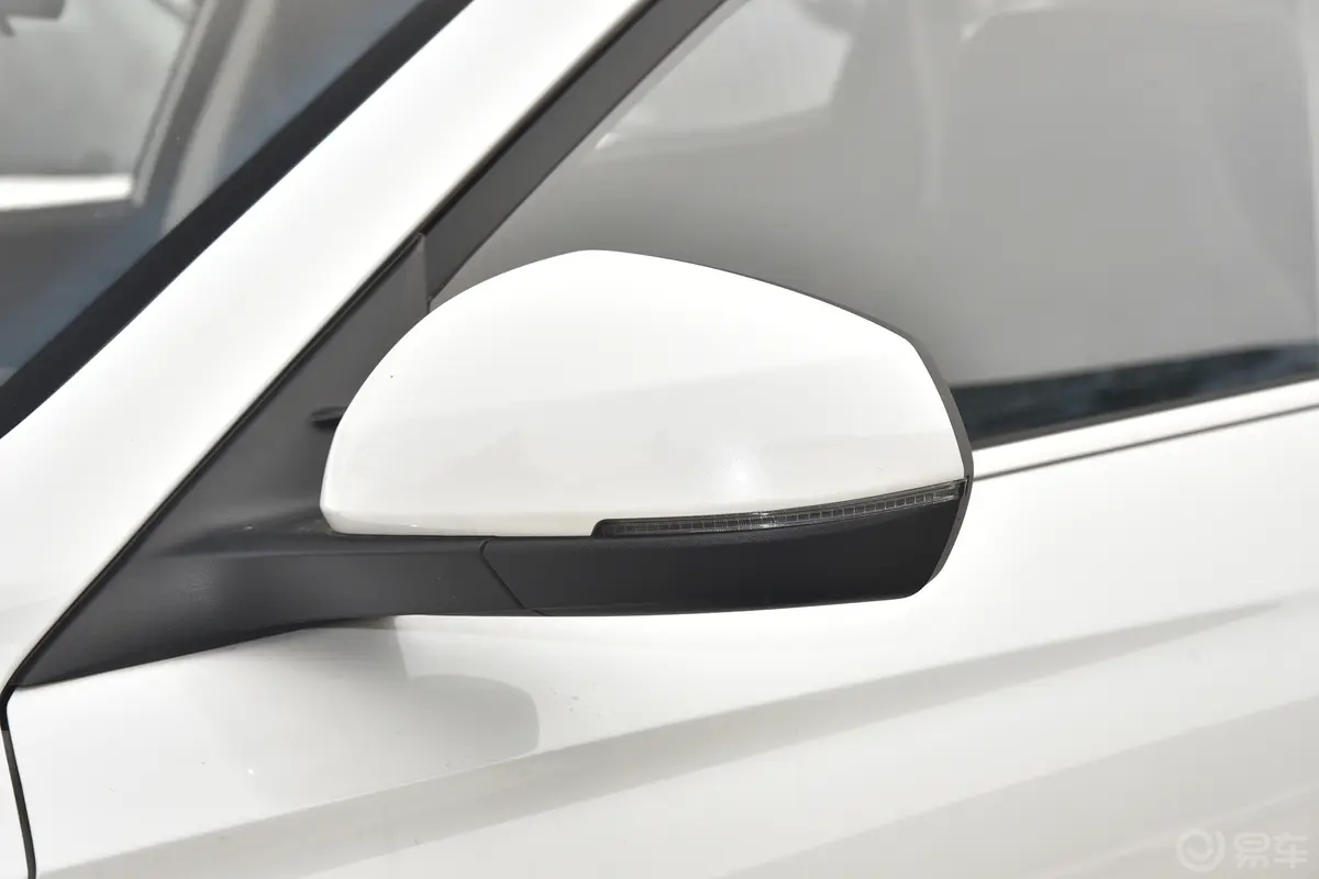 长安欧尚X5畅享版 1.5T 豪华型主驾驶后视镜背面