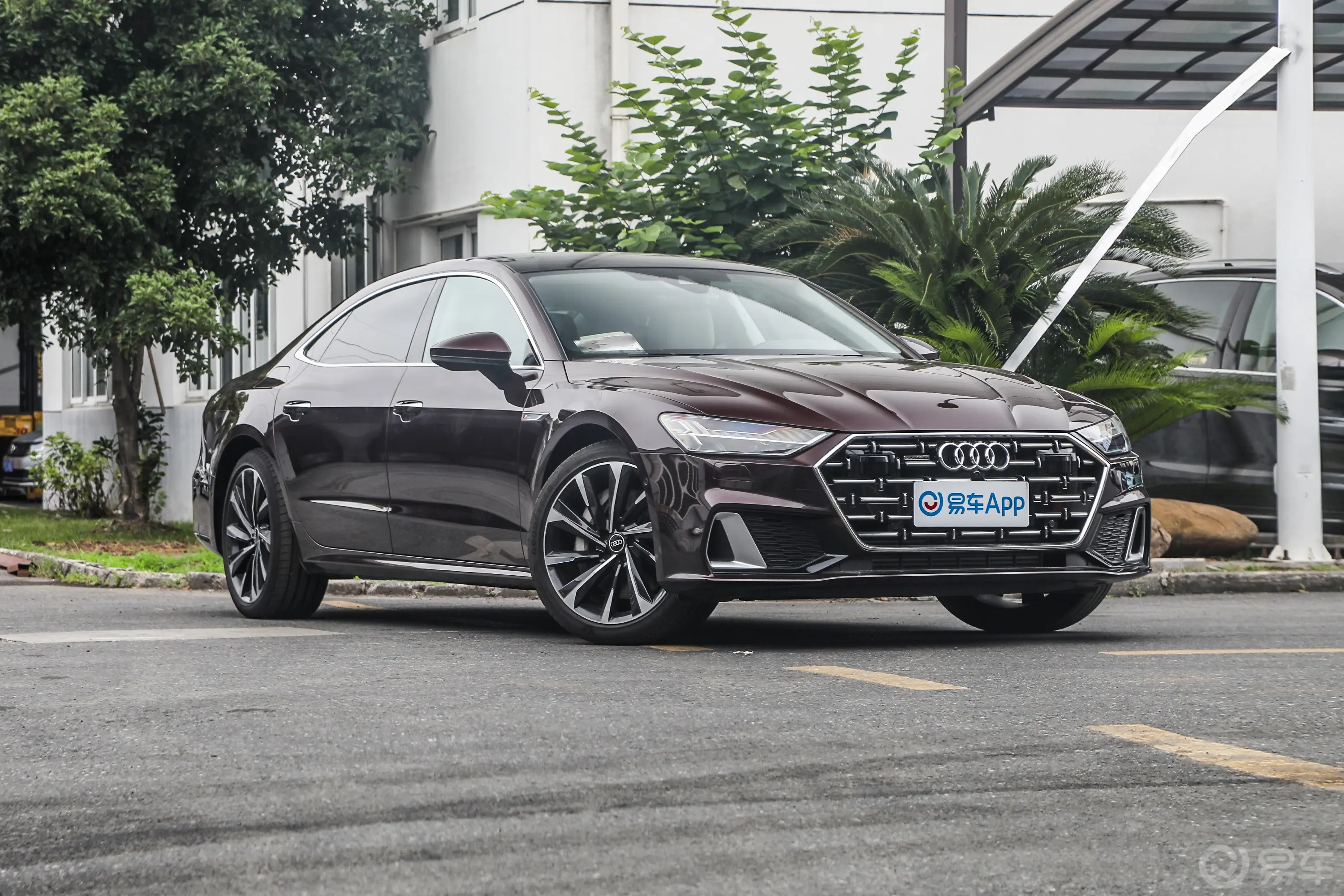 奥迪A7L55 TFSI quattro S-line 境远型 流晶套装动力底盘