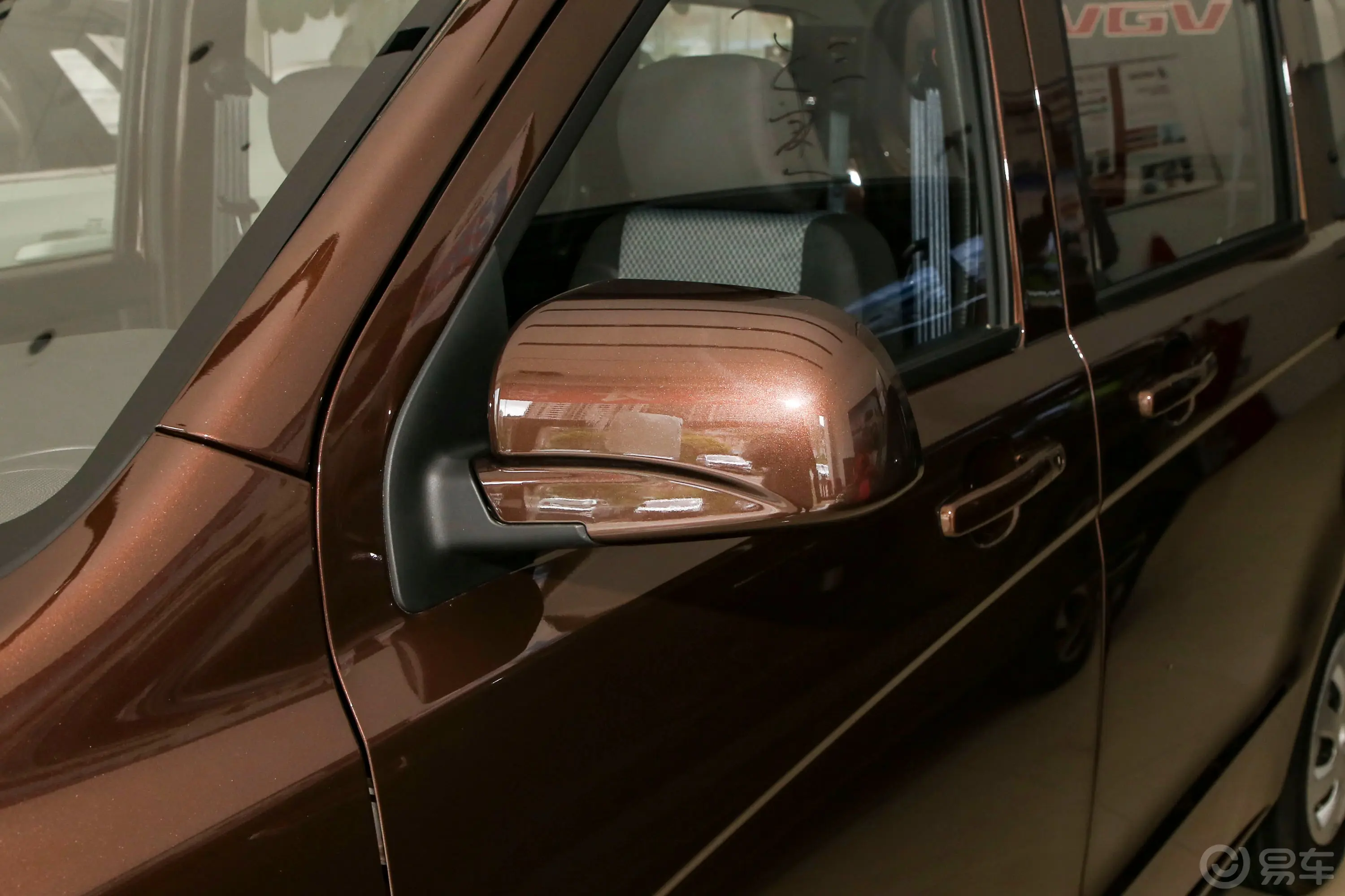 欧诺S欧诺S 1.5L 客车尊享版(双蒸空调)主驾驶后视镜背面