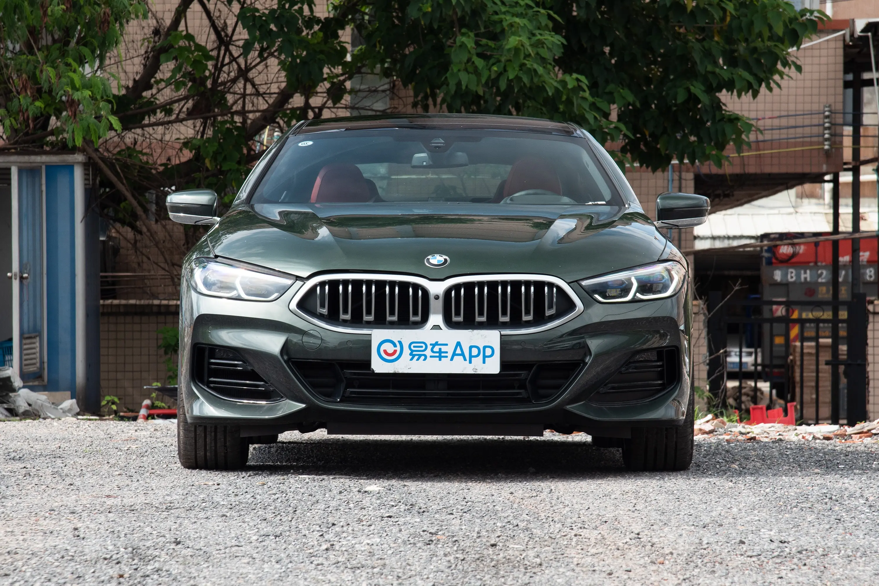 宝马8系四门轿跑车 840i xDrive M运动套装正前水平