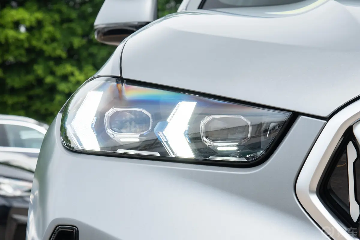 宝马X6改款 xDrive40i 尊享型 M运动套装外观灯组