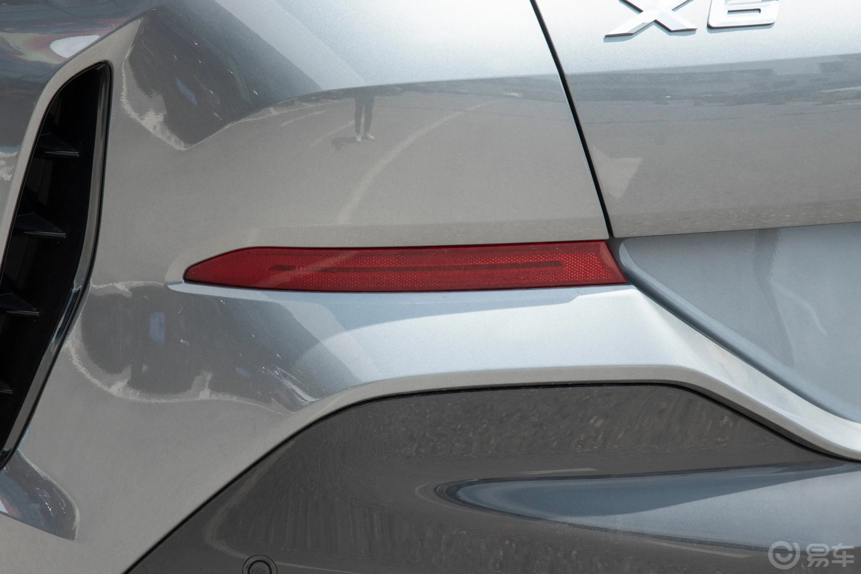 宝马X6改款 xDrive30i M运动套装外观灯组
