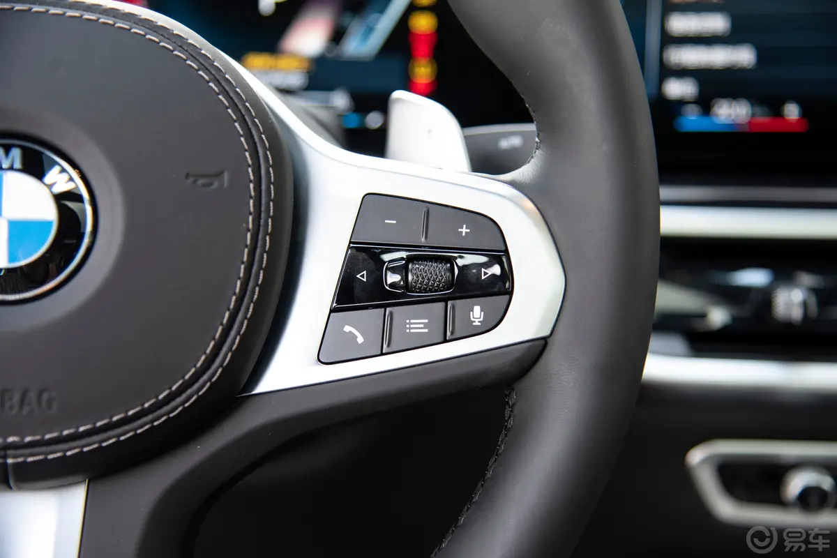 宝马X6改款 xDrive30i M运动套装右侧方向盘功能按键
