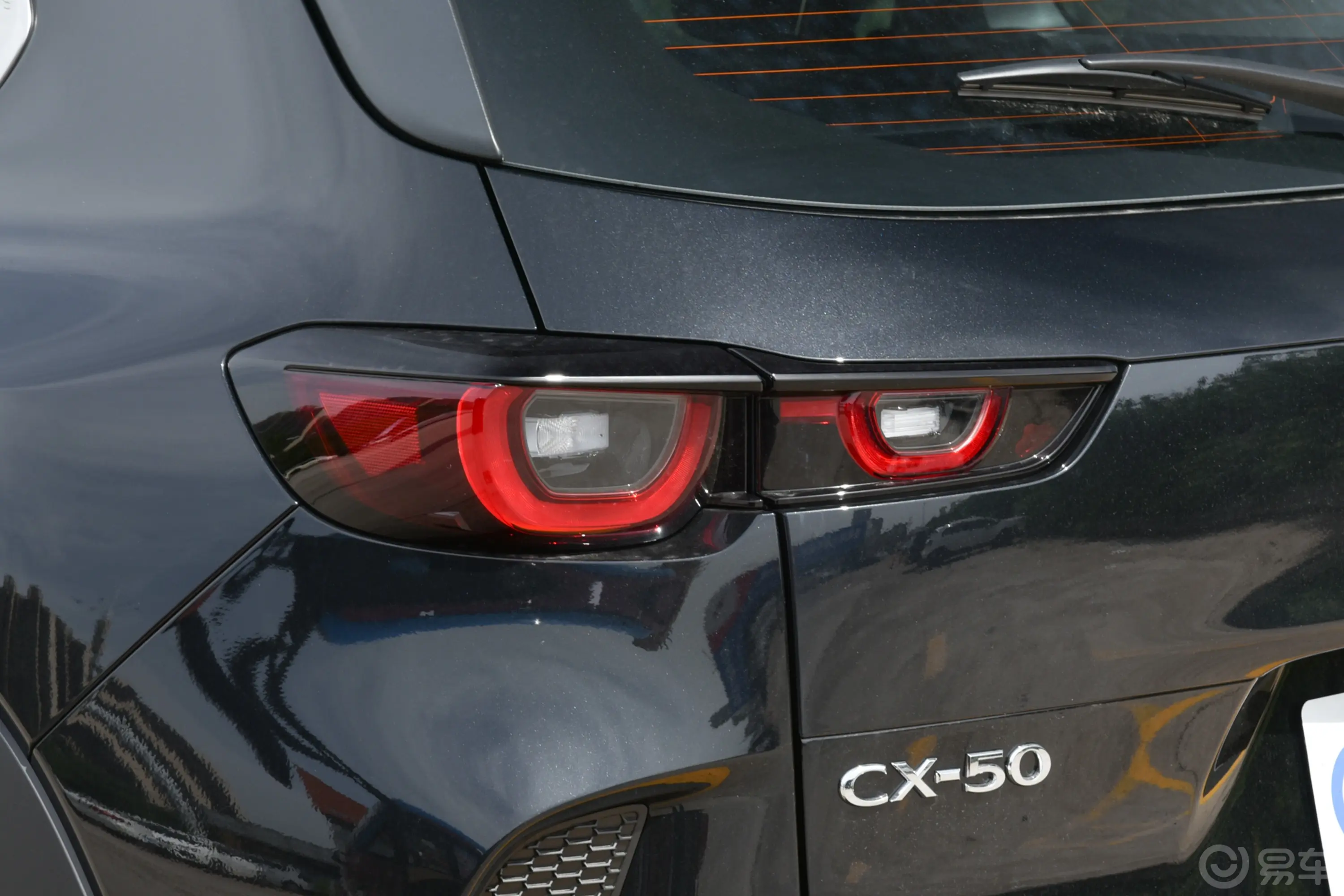 马自达CX-50 行也2.0L 领行版尾灯侧45度俯拍