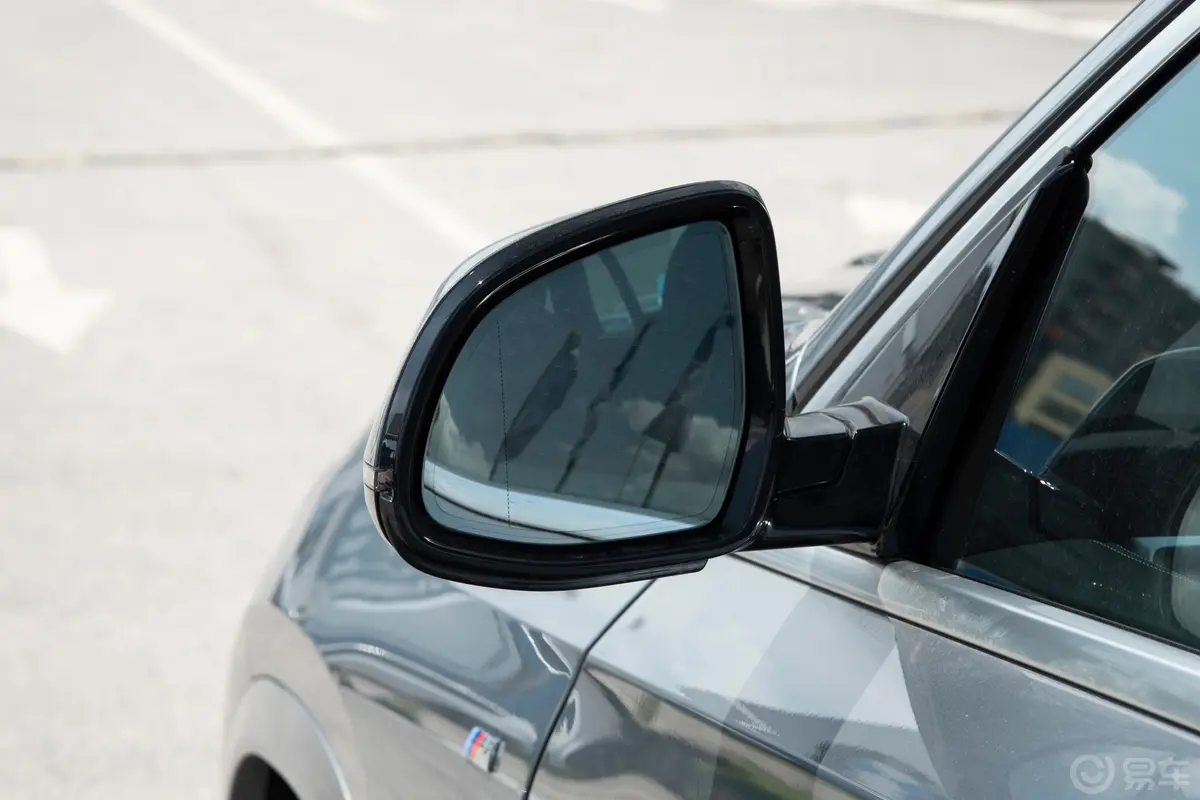 宝马X6改款 xDrive30i M运动套装后视镜镜面