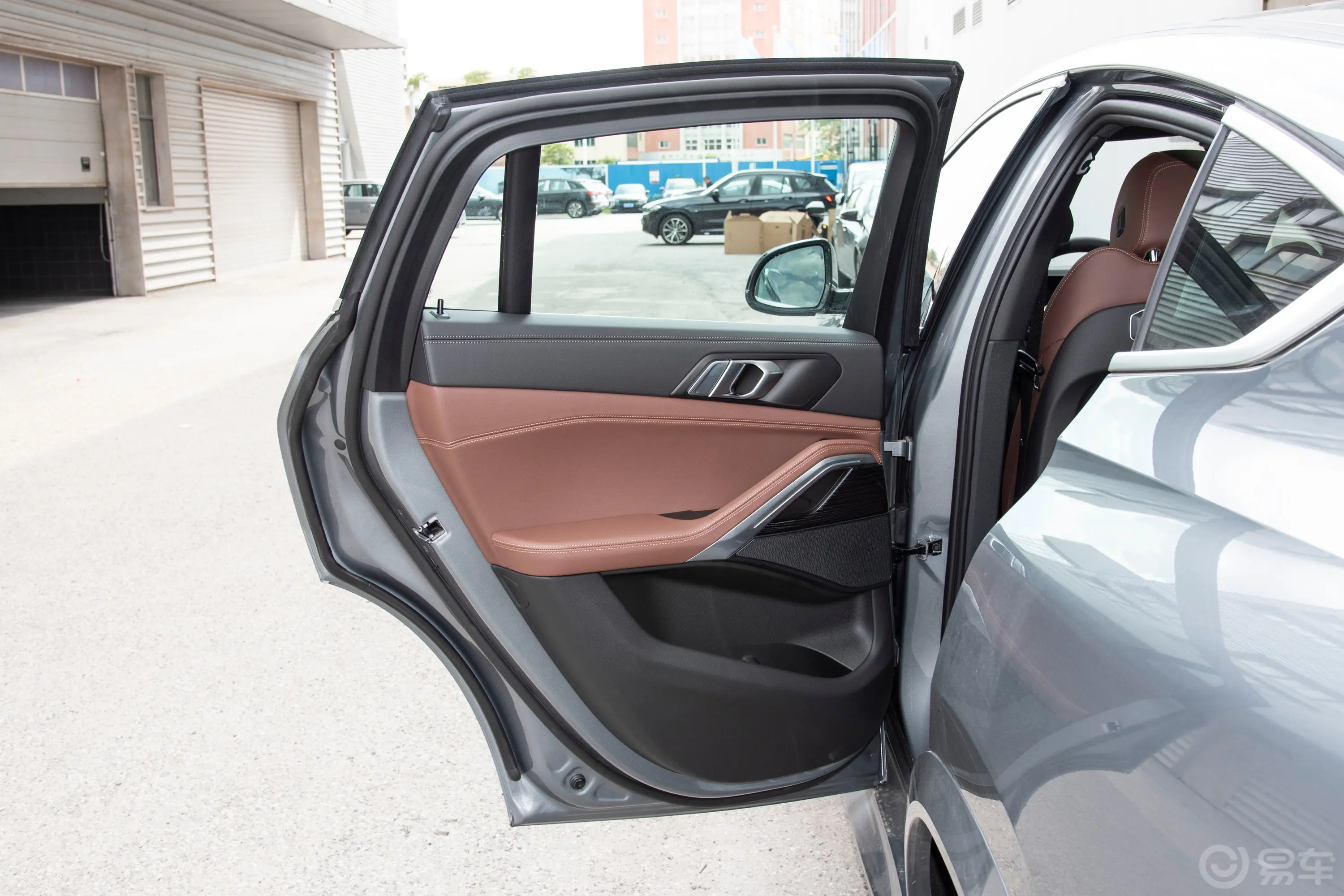 宝马X6改款 xDrive30i M运动套装驾驶员侧后车门