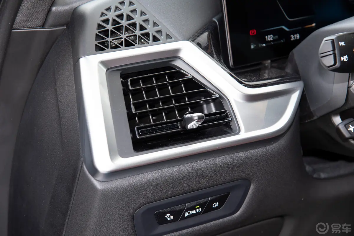 宝马X6改款 xDrive30i M运动套装主驾驶位