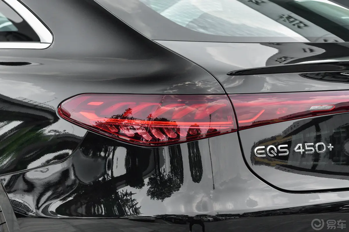 奔驰EQS改款 450+ 先锋版外观灯组