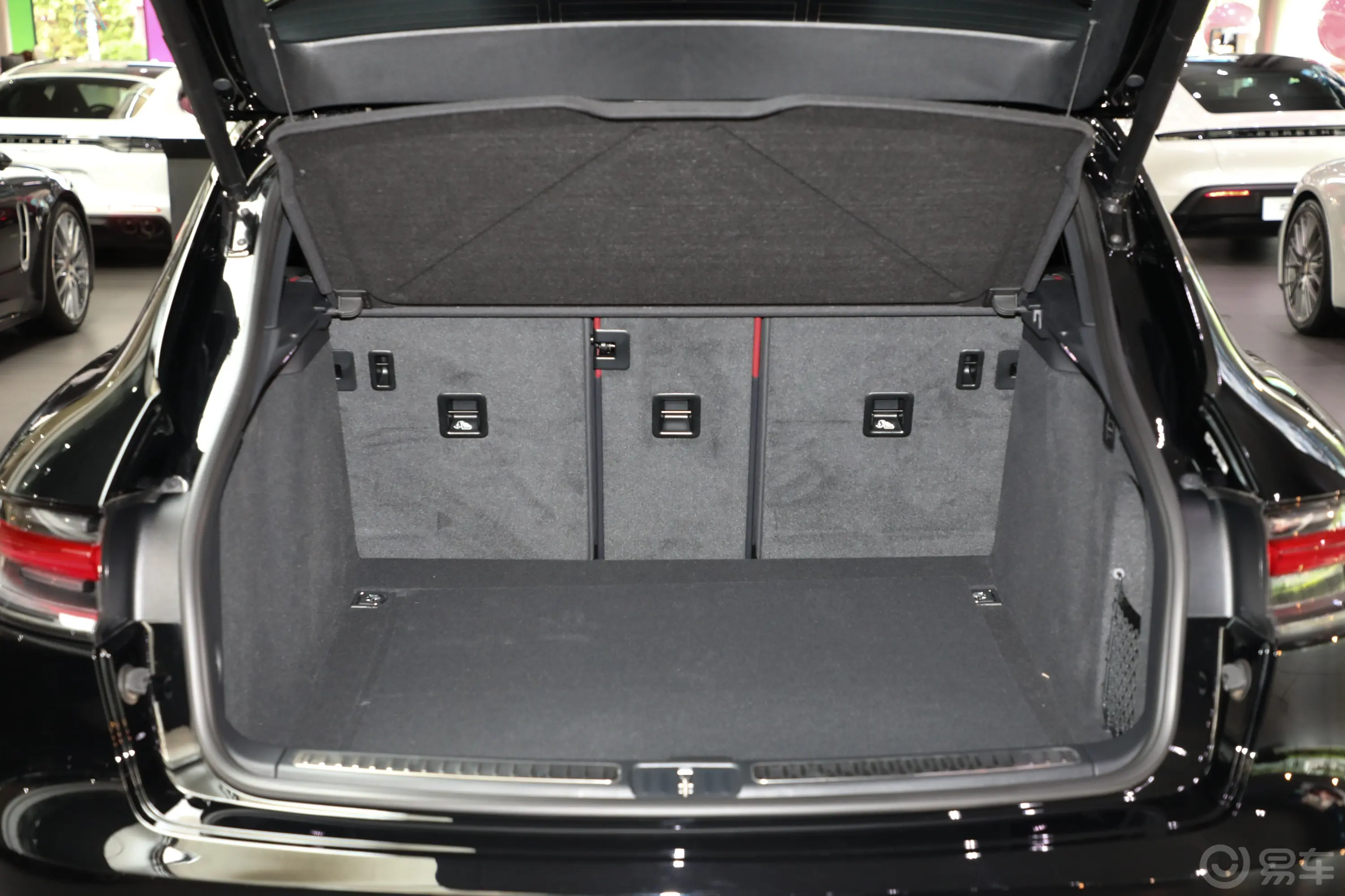 MacanMacan S 2.9T后备厢空间特写