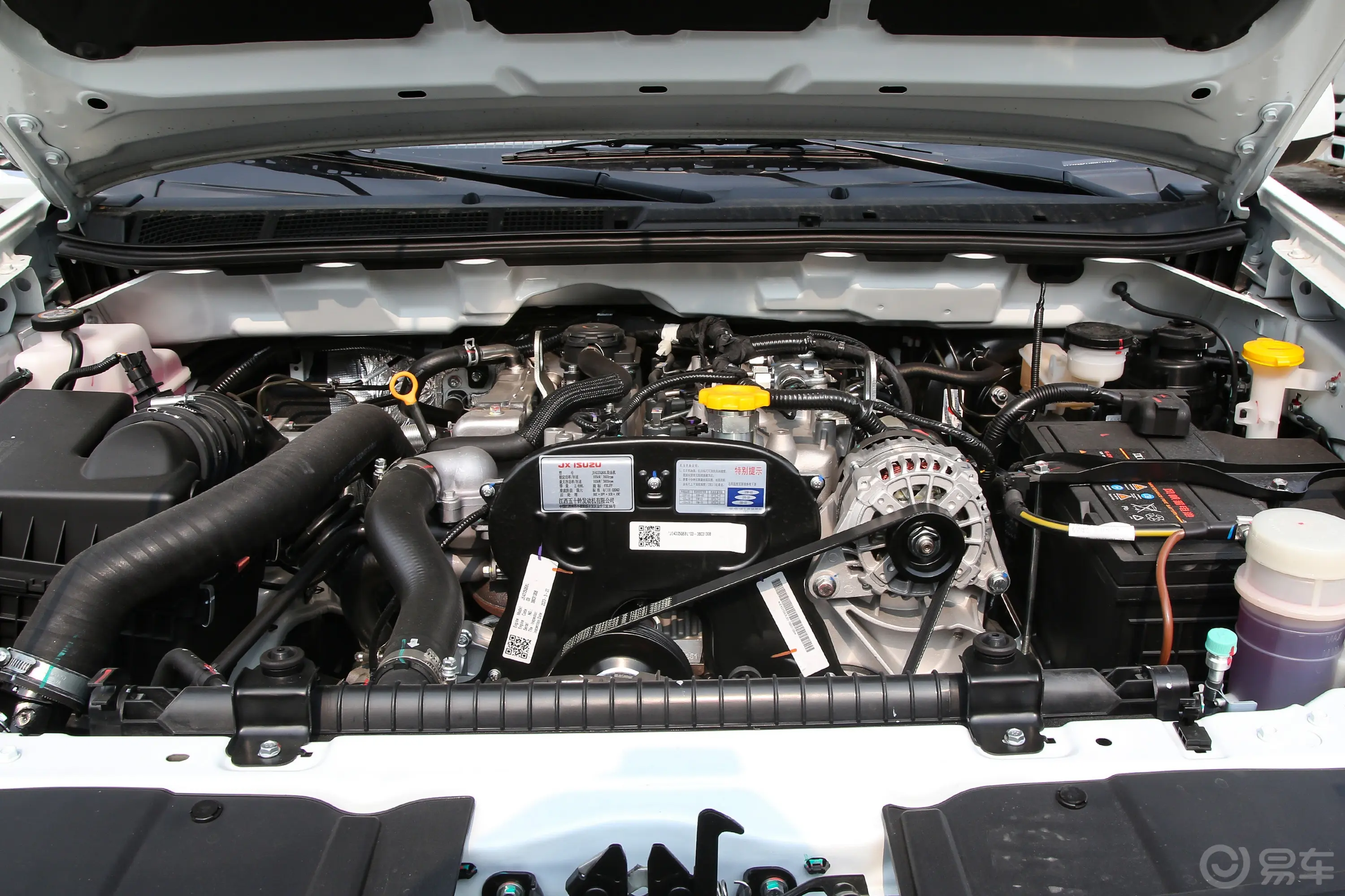 瑞迈2.5T 四驱标轴驰迈版 柴油发动机特写