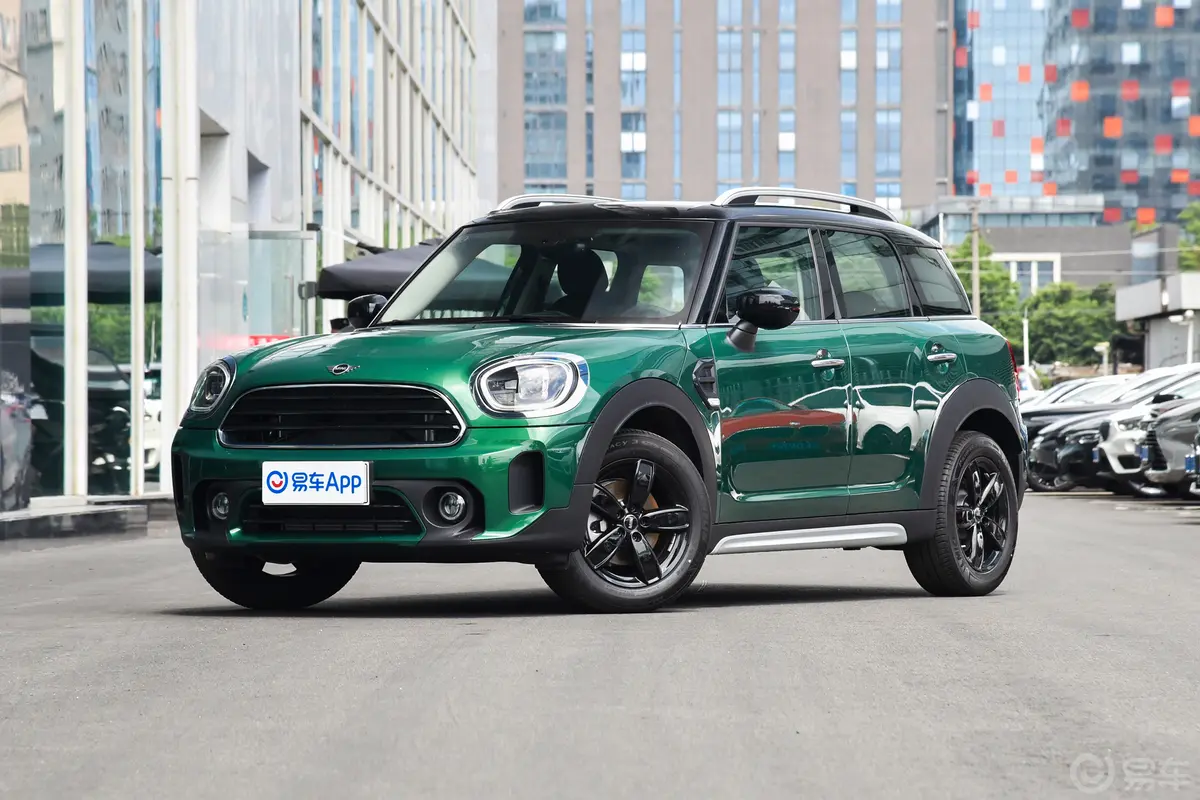 MINI COUNTRYMAN改款 1.5T COOPER 经典派正前水平