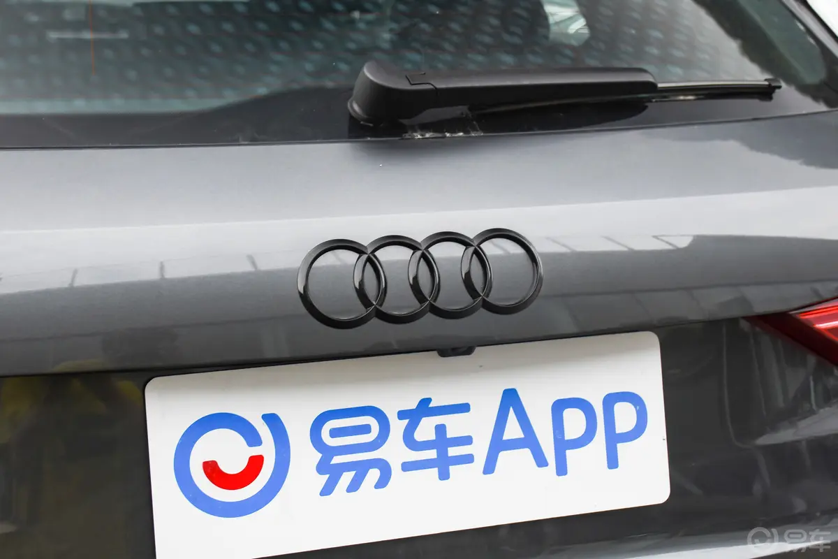 奥迪Q3改款 45 TFSI quattro 时尚动感型外观细节