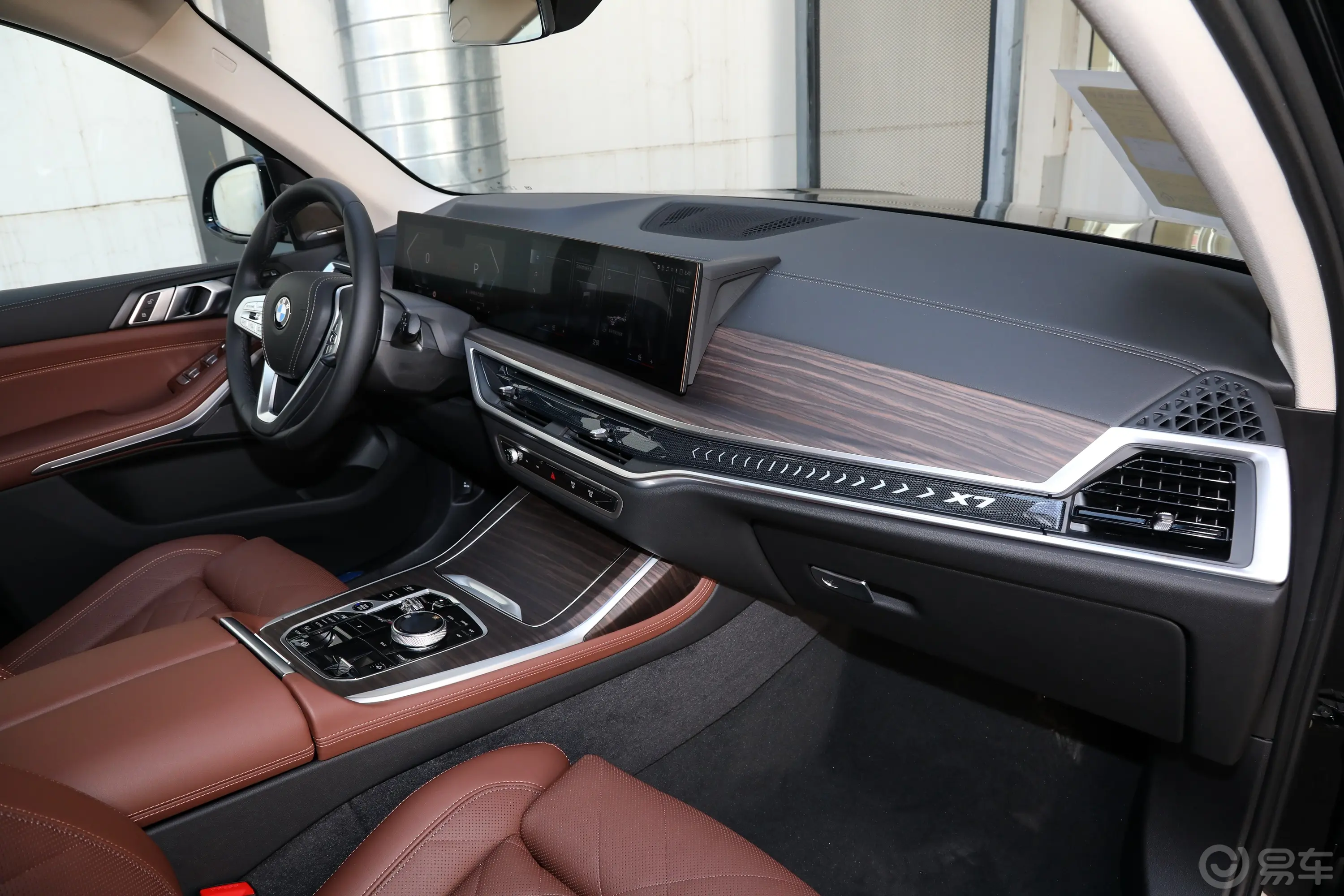 宝马X7改款 xDrive40i 领先型 豪华套装内饰全景副驾驶员方向