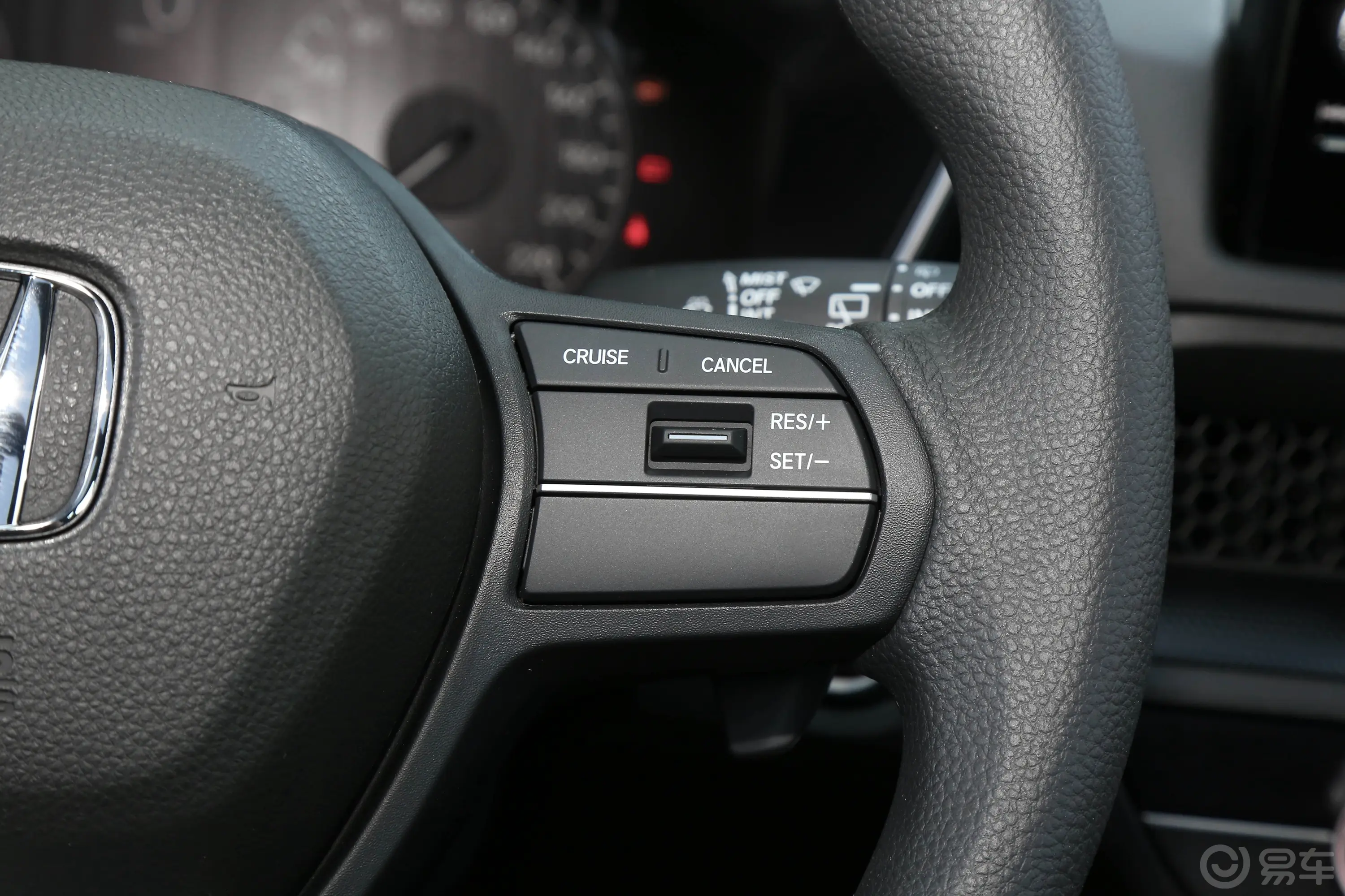 本田CR-V混动 2.0L 两驱智尚版右侧方向盘功能按键