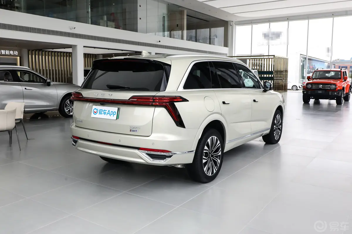 蓝山PHEV1.5T 153km 两驱长续航版侧后45度车头向右水平