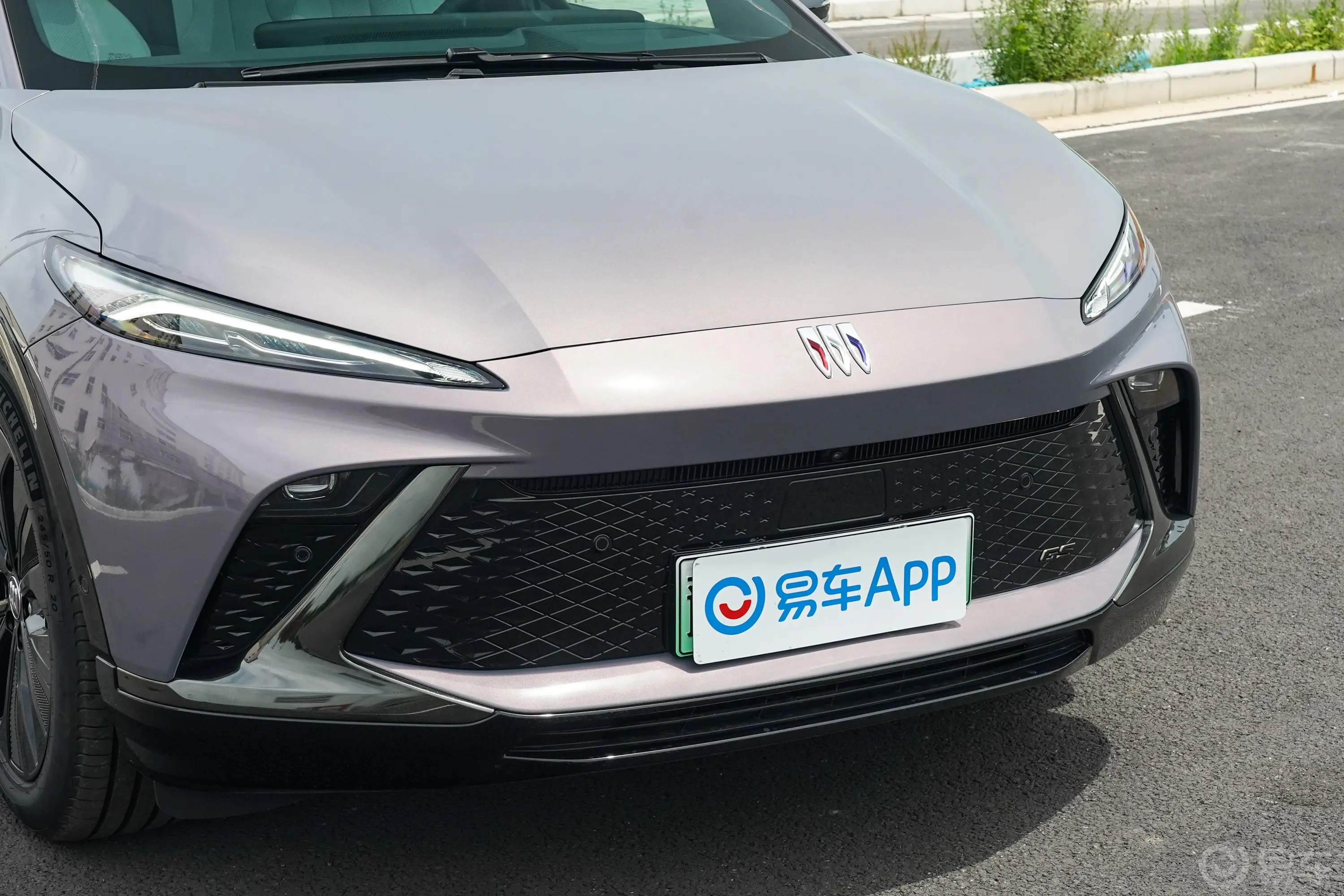 别克E4530km 前驱GS版前格栅侧俯拍