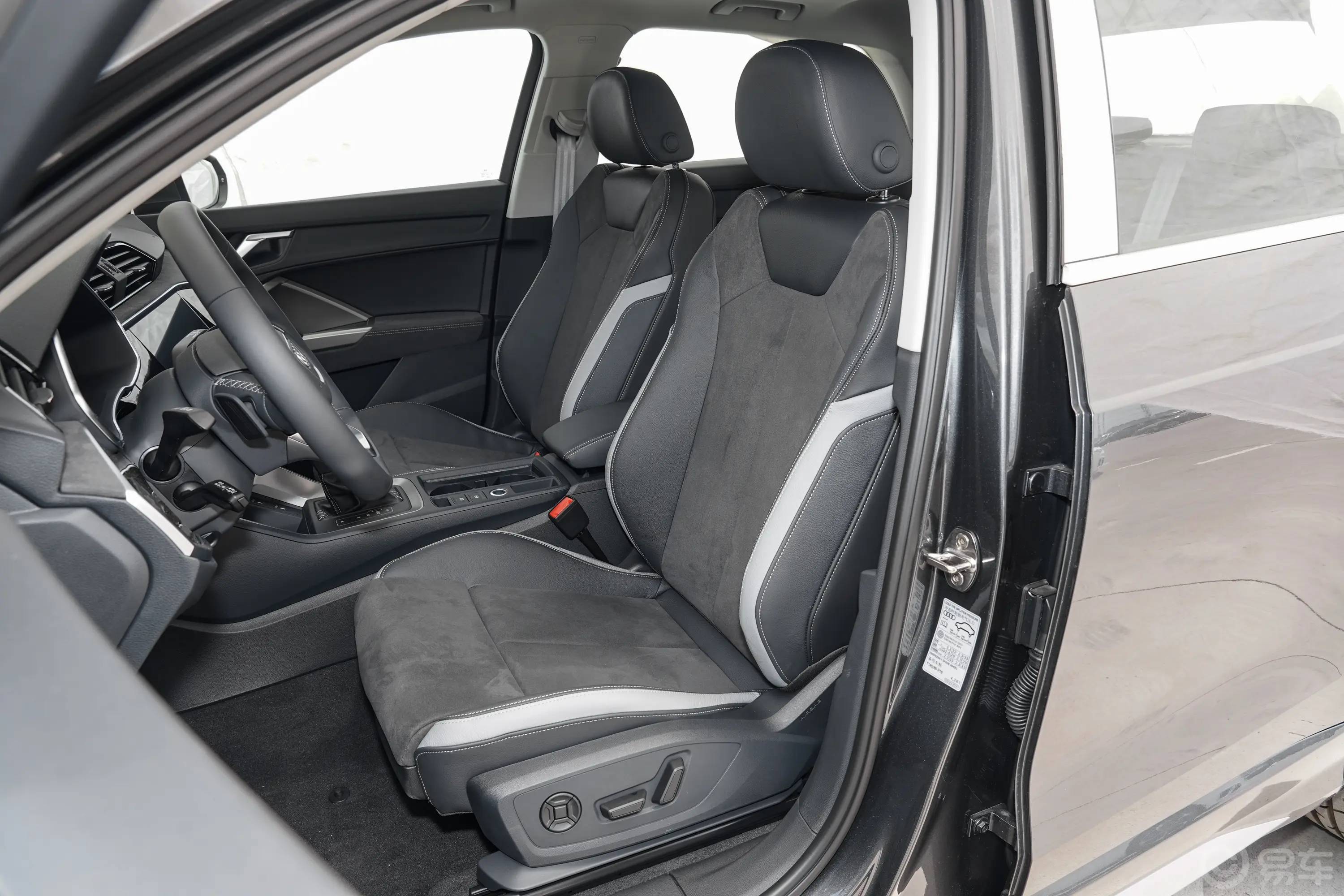 奥迪Q3改款 35 TFSI 时尚动感型驾驶员座椅