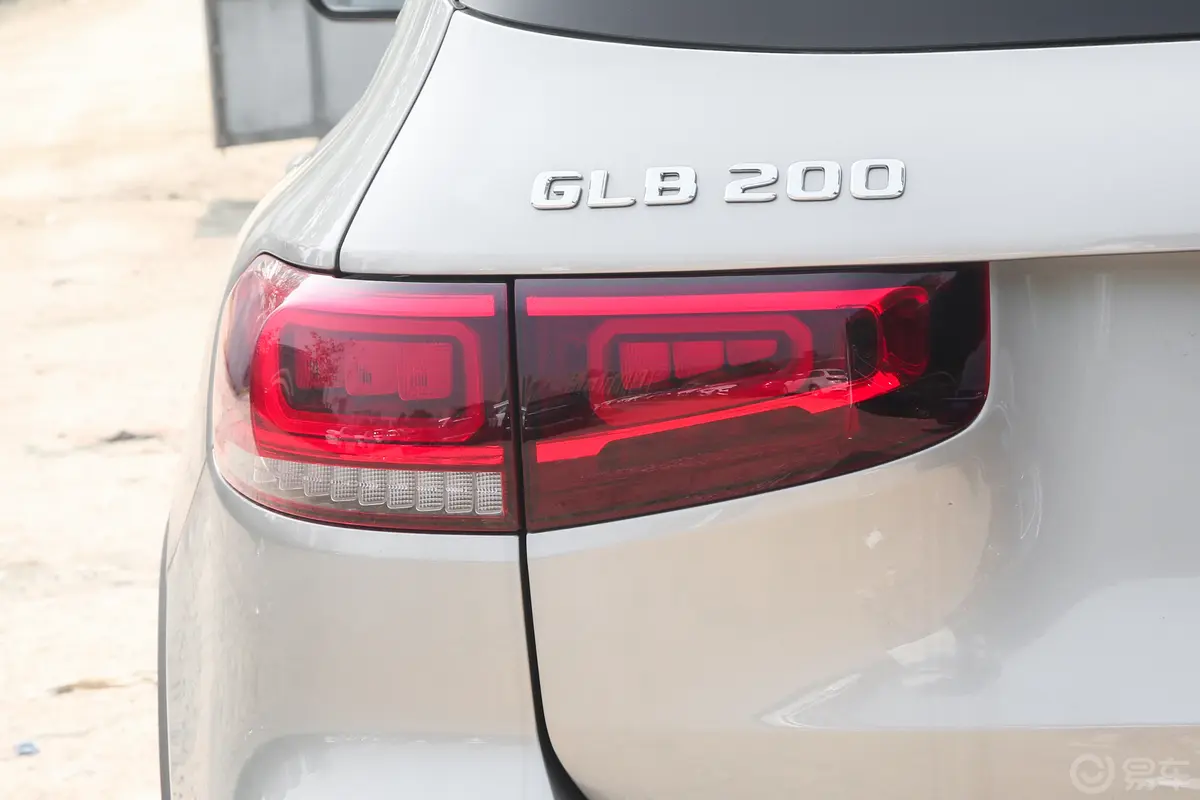 奔驰GLB改款 GLB 200 时尚型外观灯组