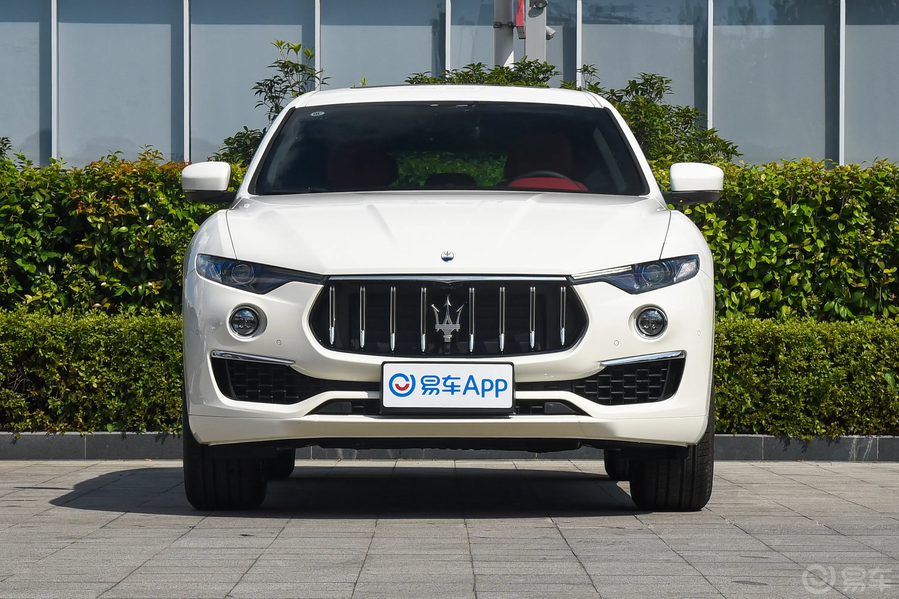 Levante2.0T GT正前水平