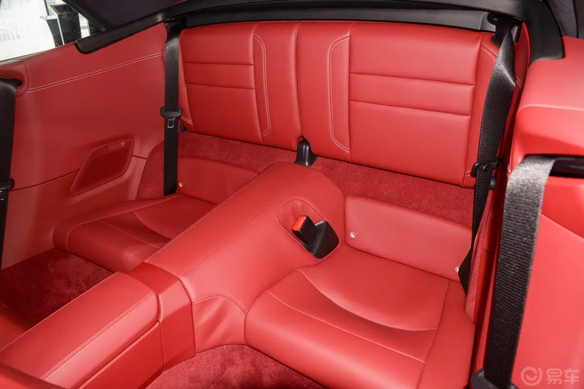 保时捷911Carrera 4S Cabriolet 3.0T后排座椅