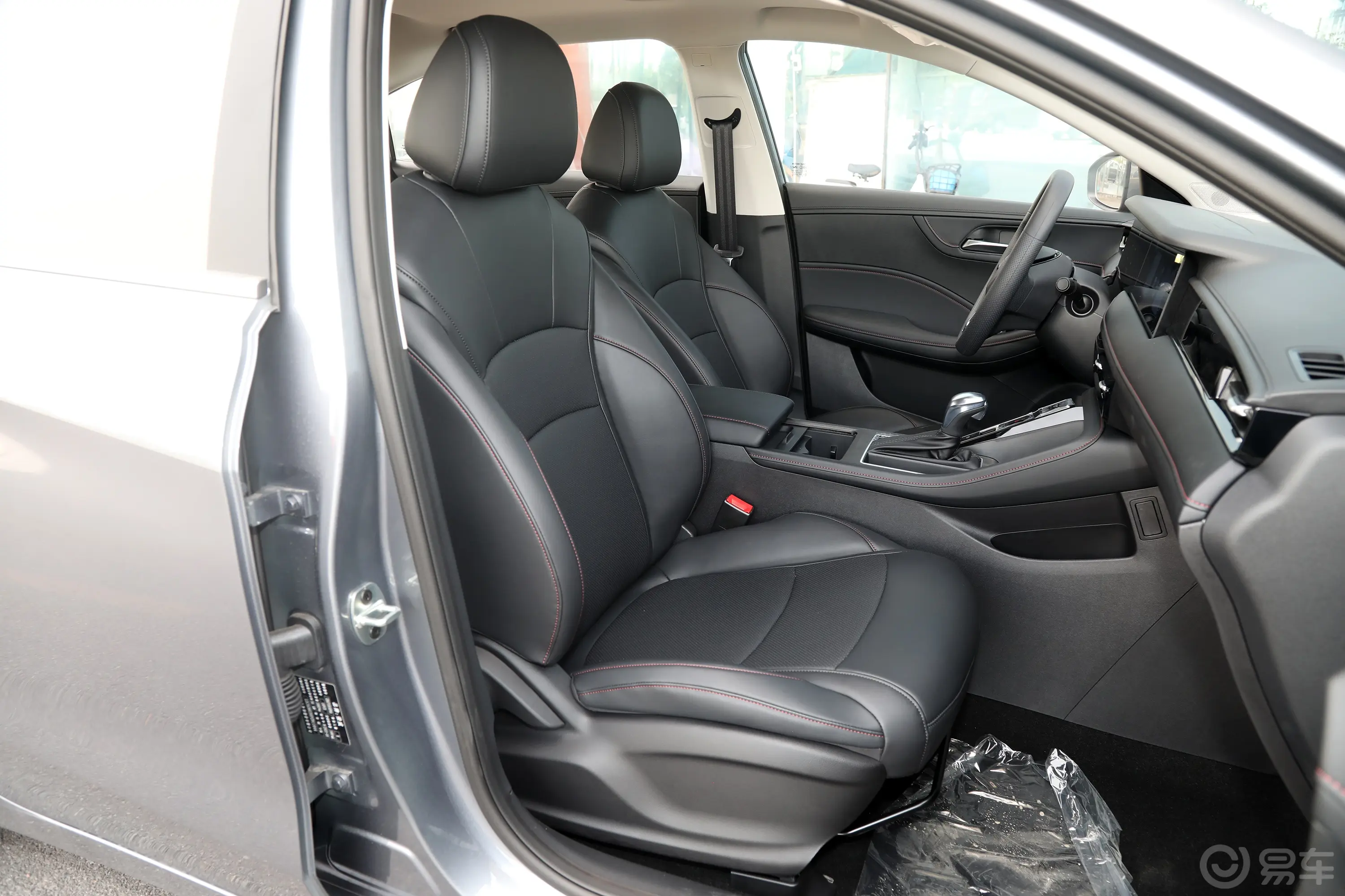 荣威i51.5L CVT豪华版副驾驶座椅