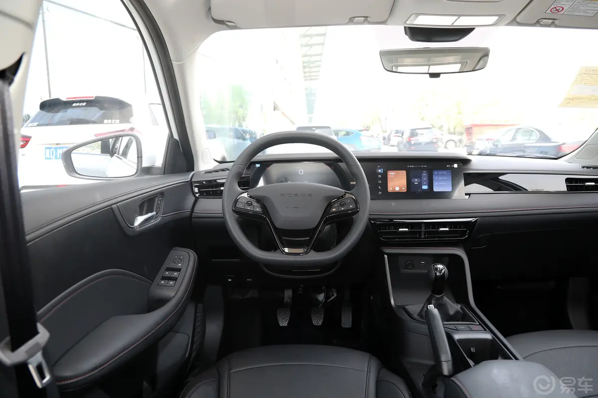 荣威i51.5L 手动优越版驾驶位区域