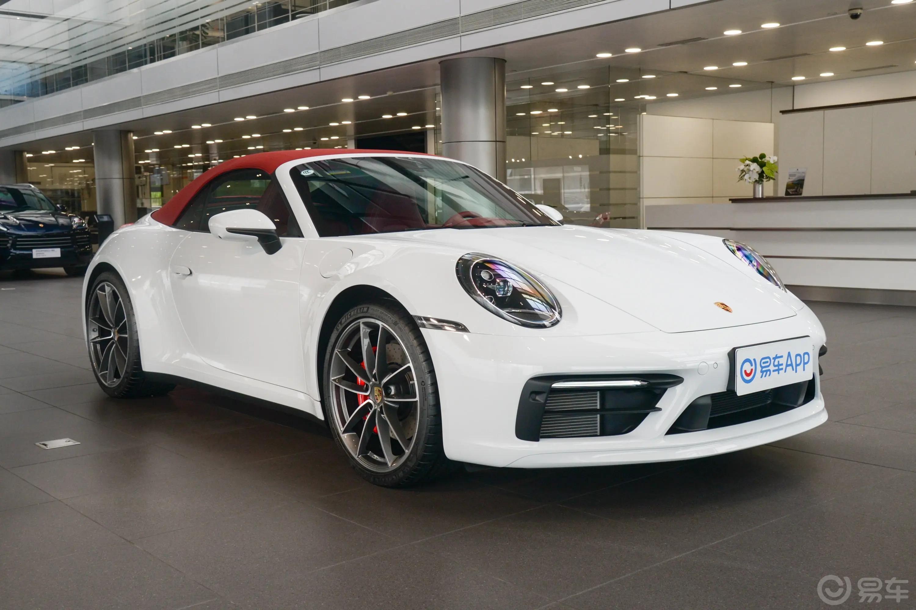 保时捷911Carrera 4S Cabriolet 3.0T侧前45度车头向右水平