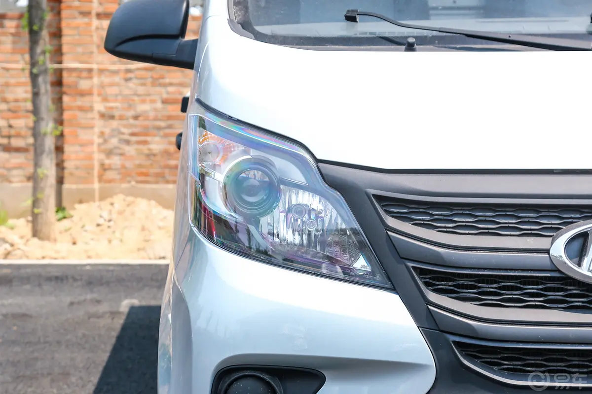 长安星卡1.5L 单排2.8米载货汽车舒适型无空调外观灯组