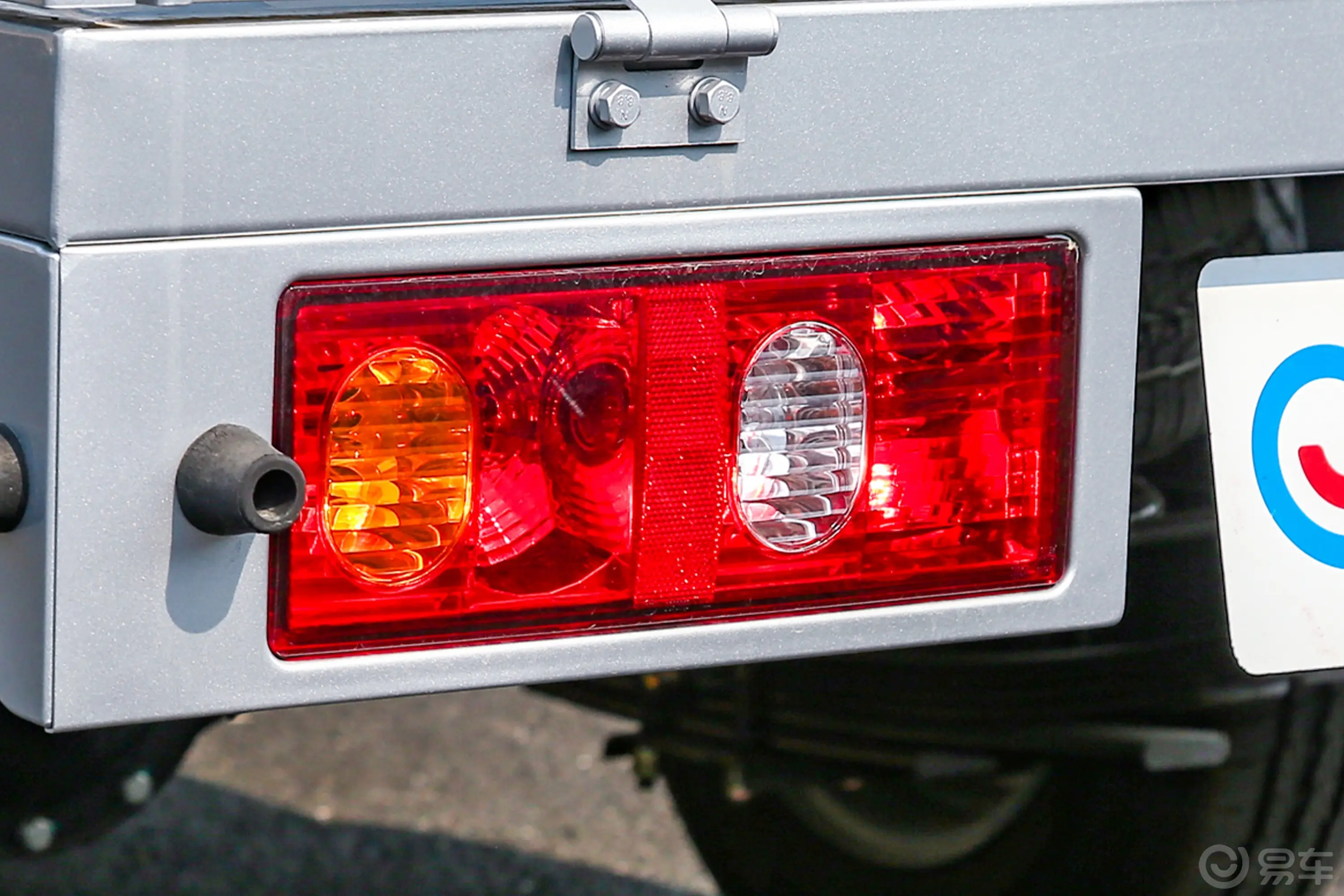 长安星卡1.5L 双排2.55米载货汽车舒适型外观灯组