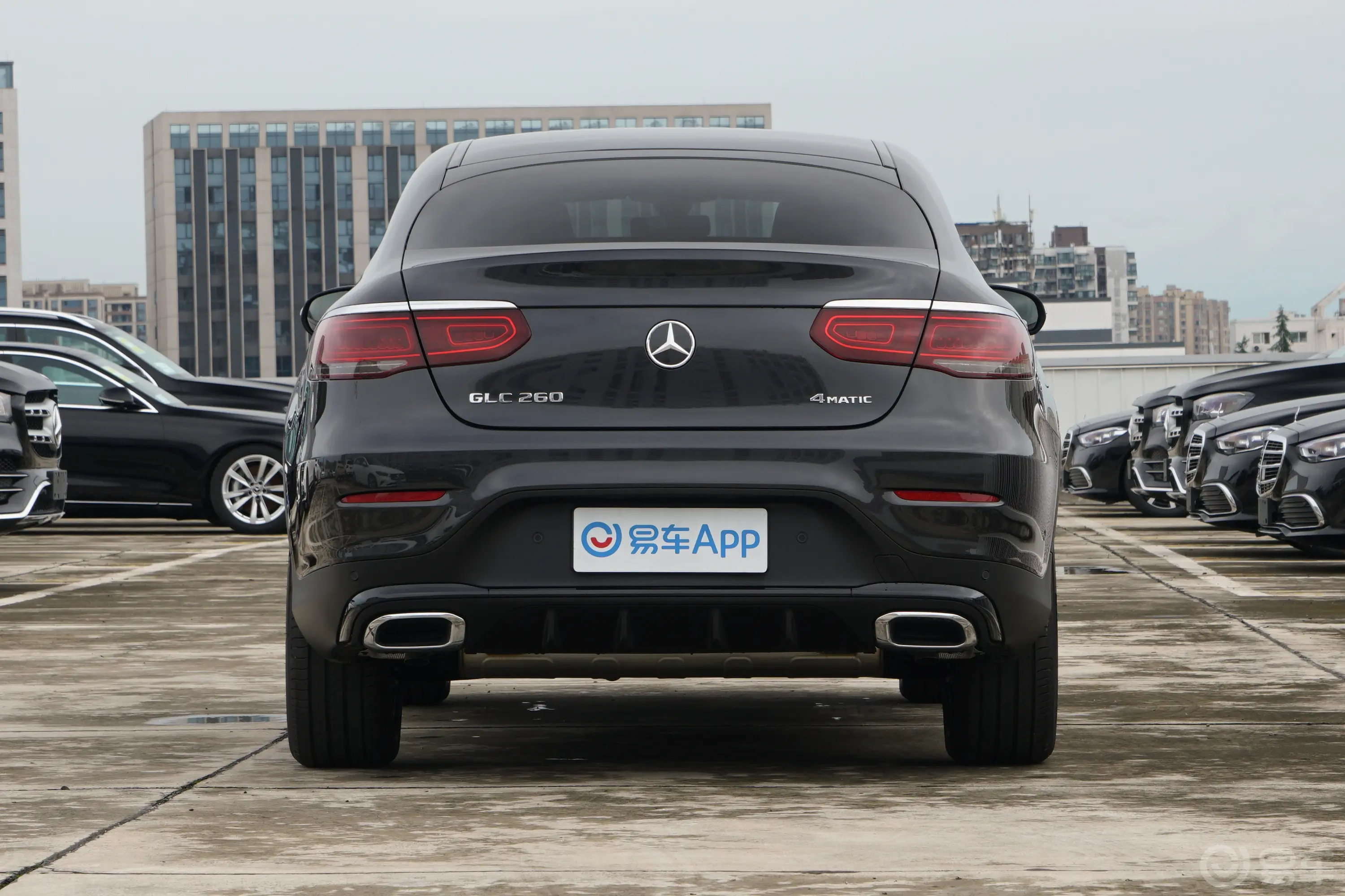 奔驰GLC轿跑改款 GLC 260 4MATIC 轿跑SUV正后水平